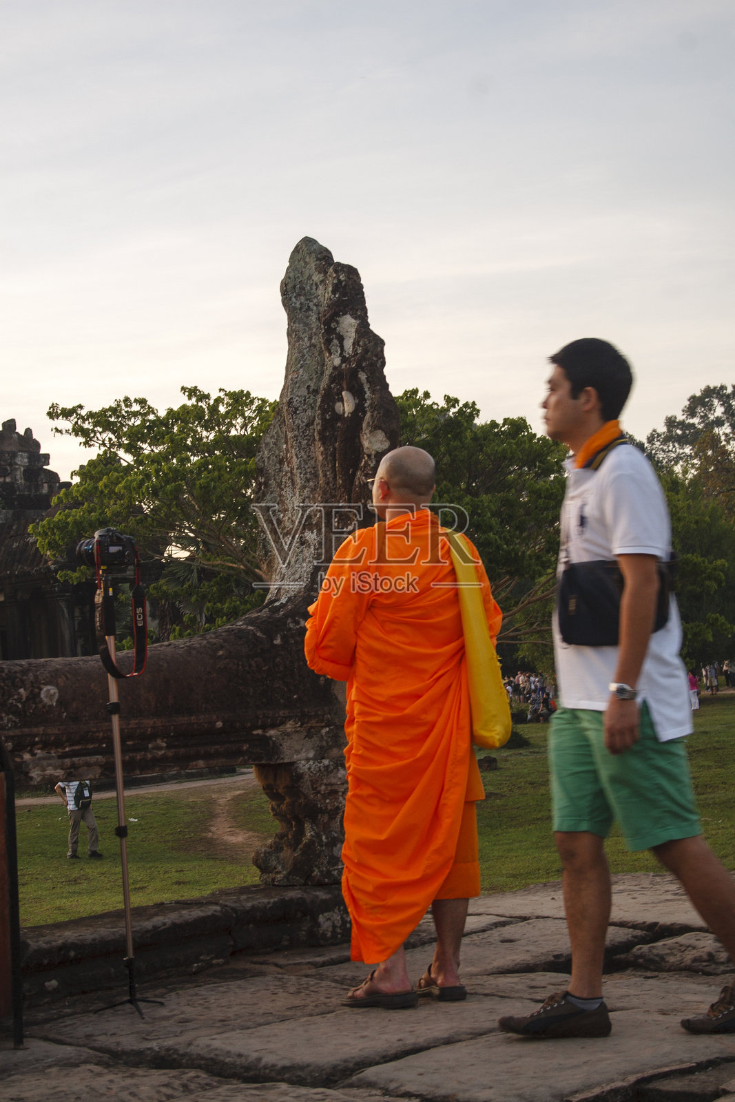 柬埔寨吴哥窟的僧侣。照片摄影图片