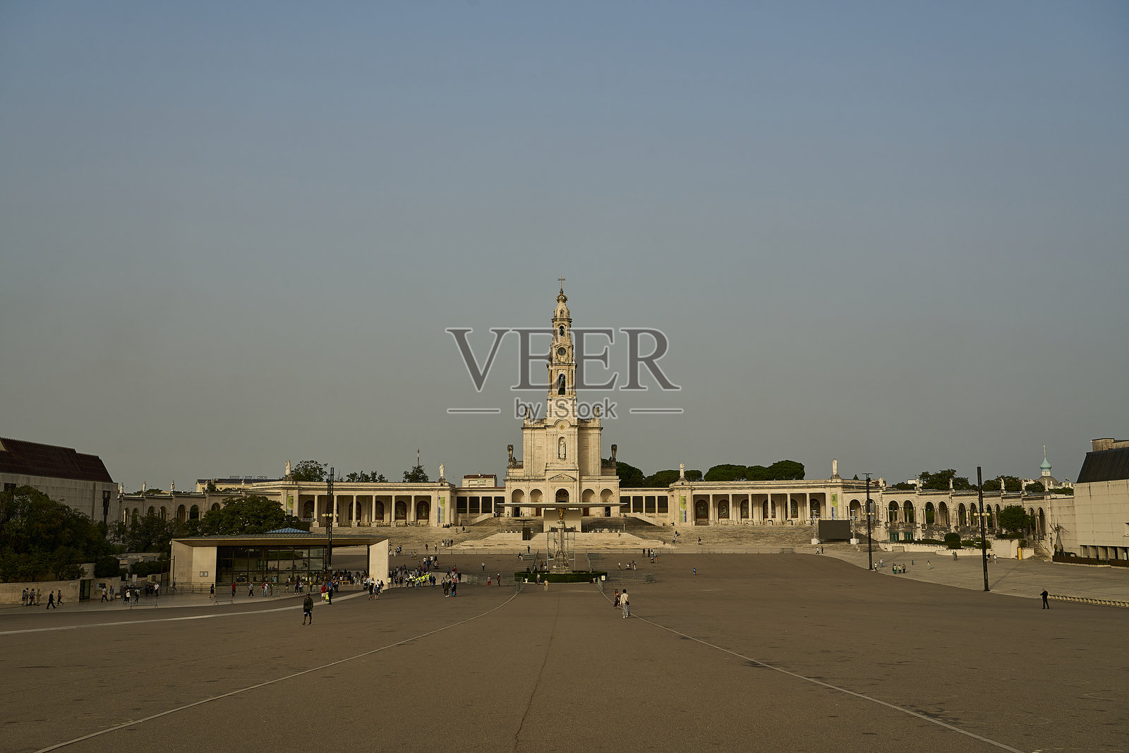 法蒂玛的巨型朝圣教堂照片摄影图片