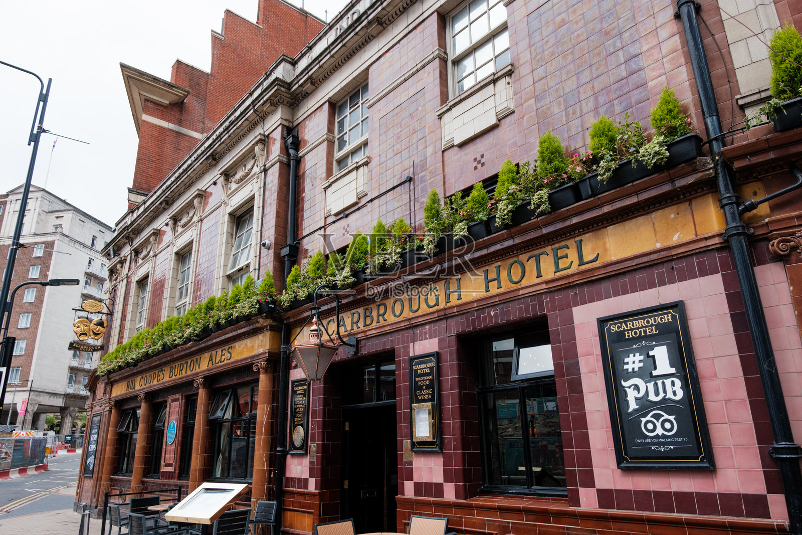 利兹，英格兰：斯卡布罗酒店，老式英式酒吧，利兹市照片摄影图片