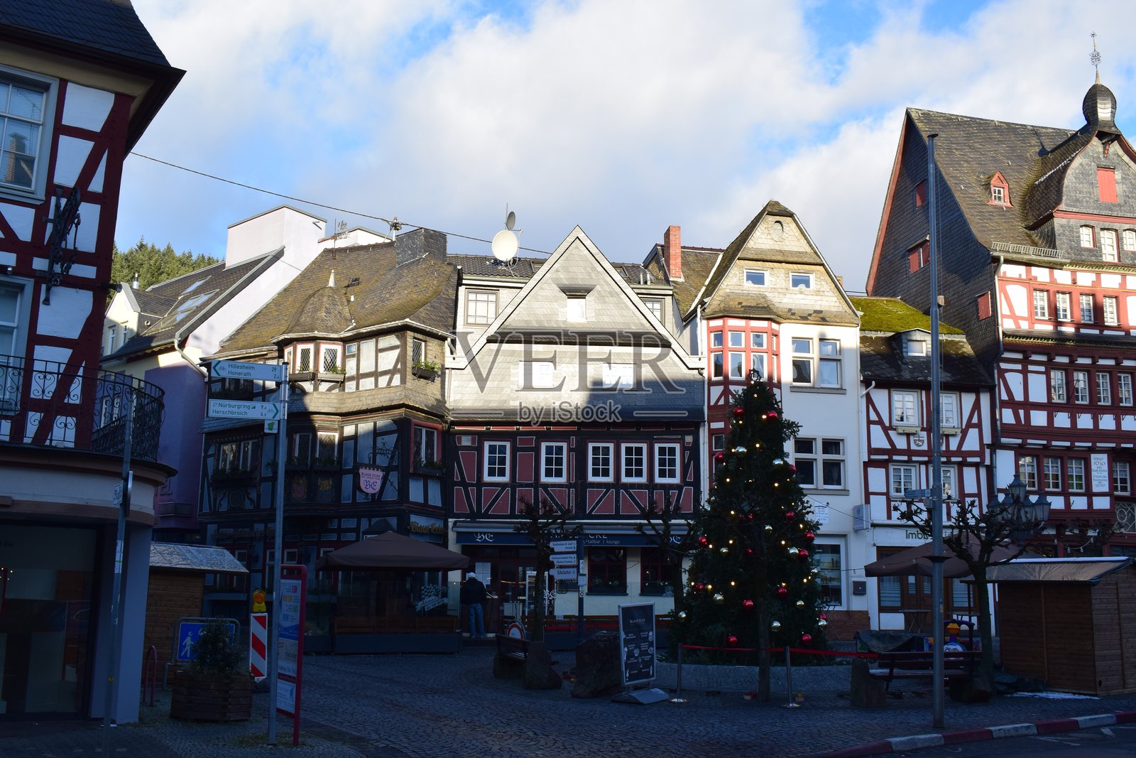 阿登瑙的老街，市场广场照片摄影图片