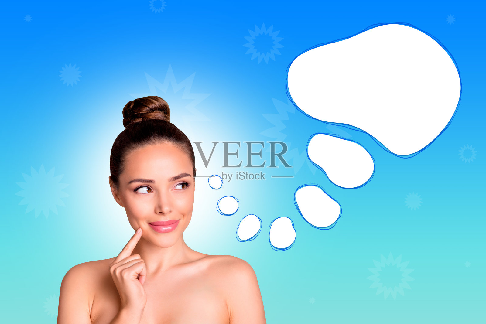 创意艺术海报拼贴，女孩思考，带有文本框和蓝色背景的思维气泡照片摄影图片