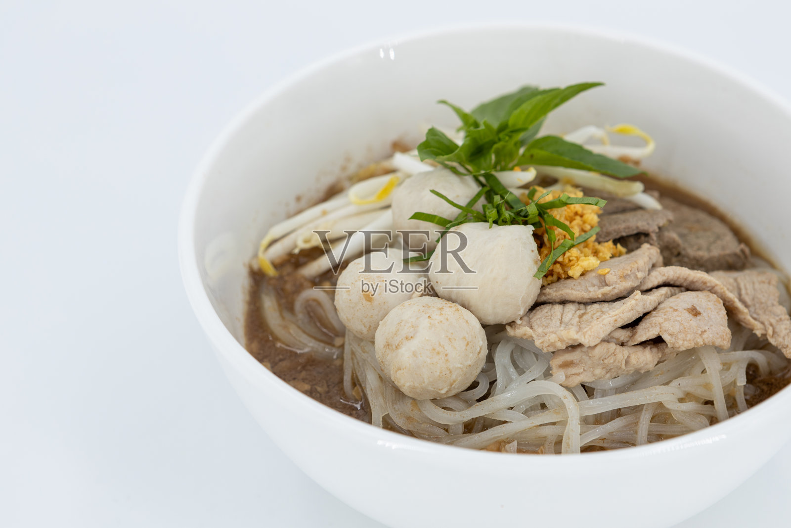 猪血面汤，泰式船面汤配猪肉照片摄影图片