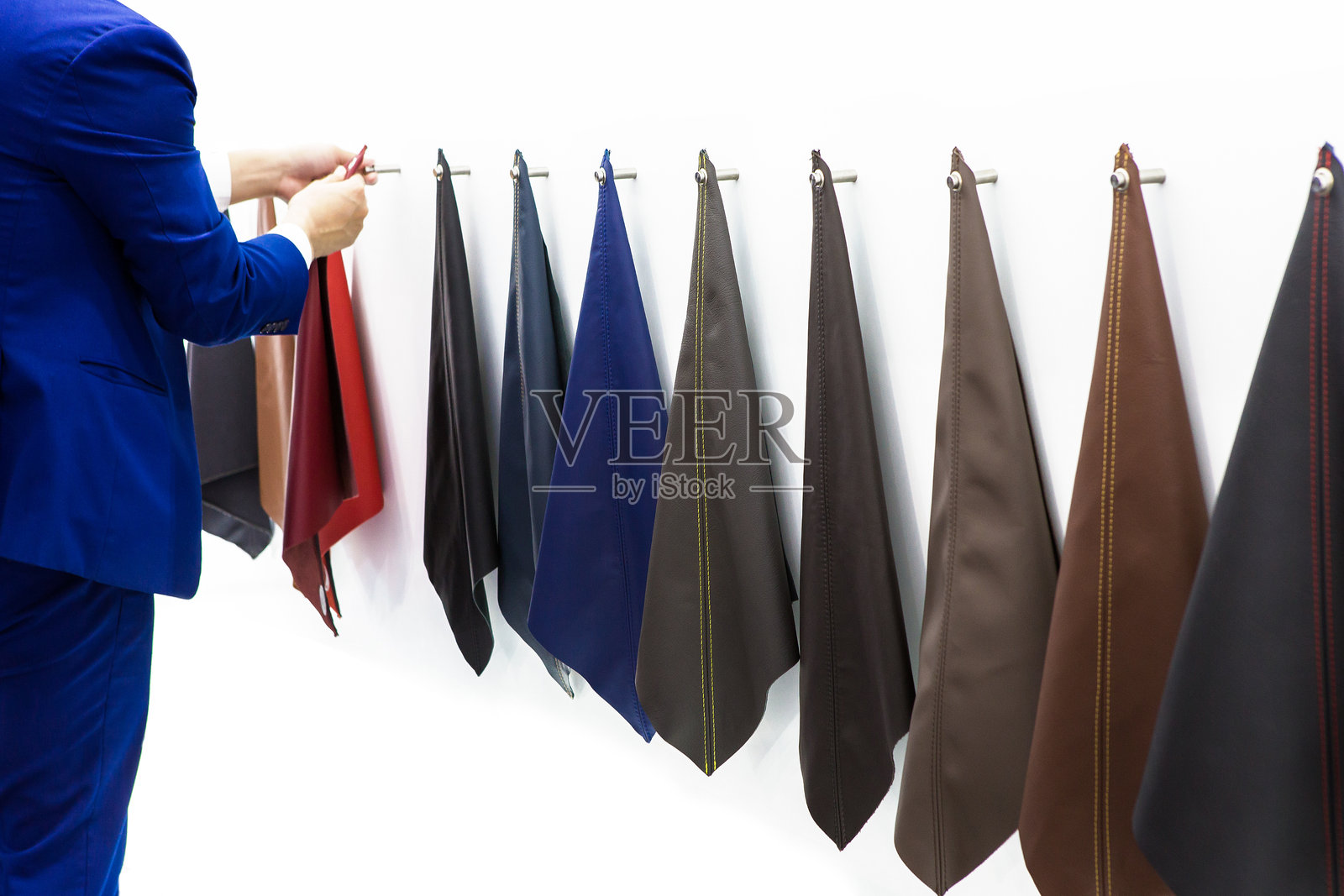 白色背景上的人造皮革照片摄影图片