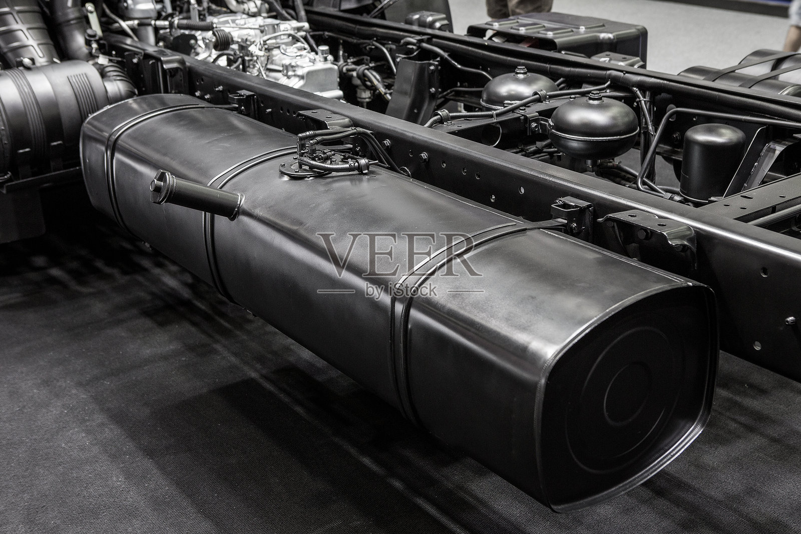 现代汽车发动机的设计。照片摄影图片