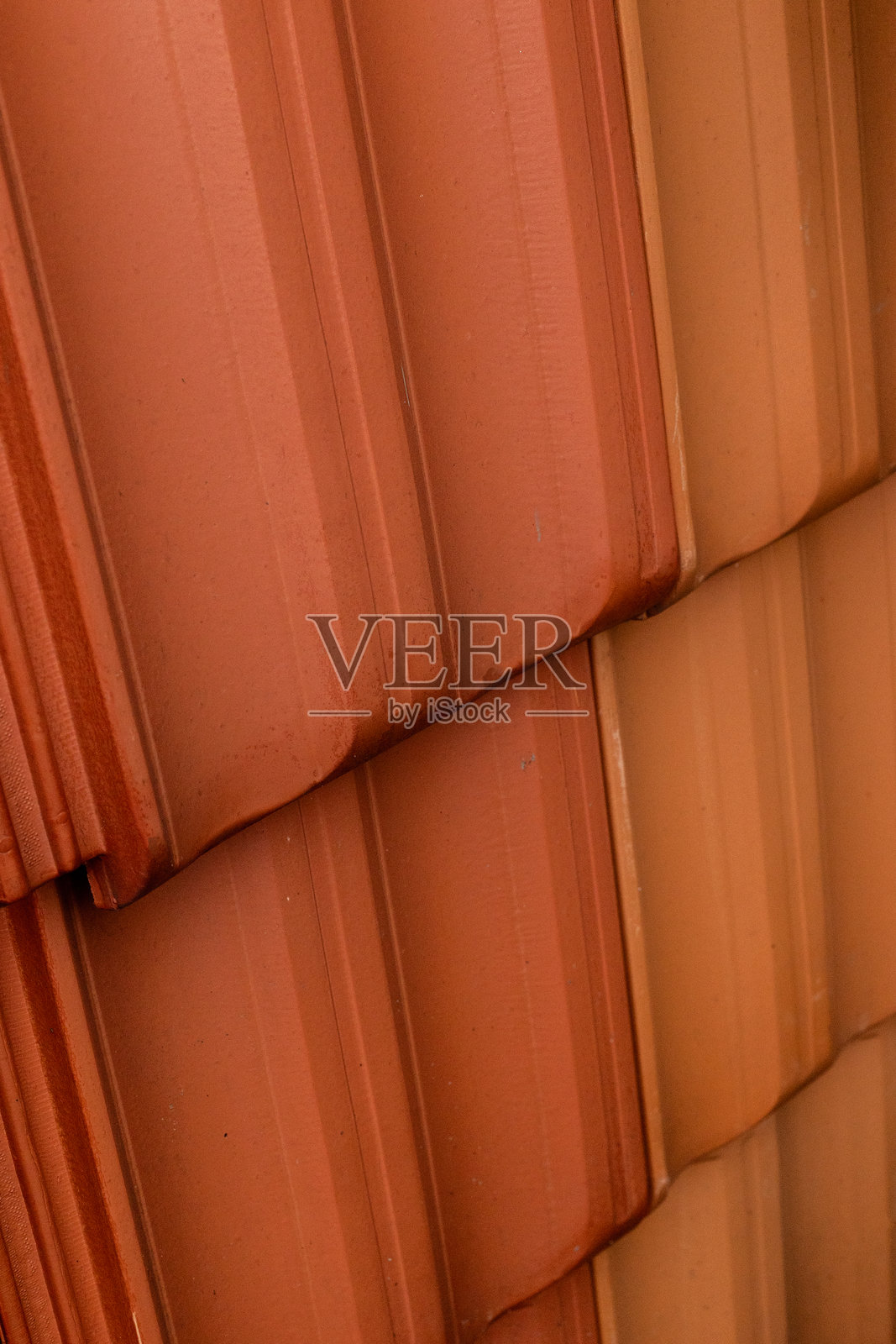 垂直排列的陶土屋顶瓦片纹理照片摄影图片