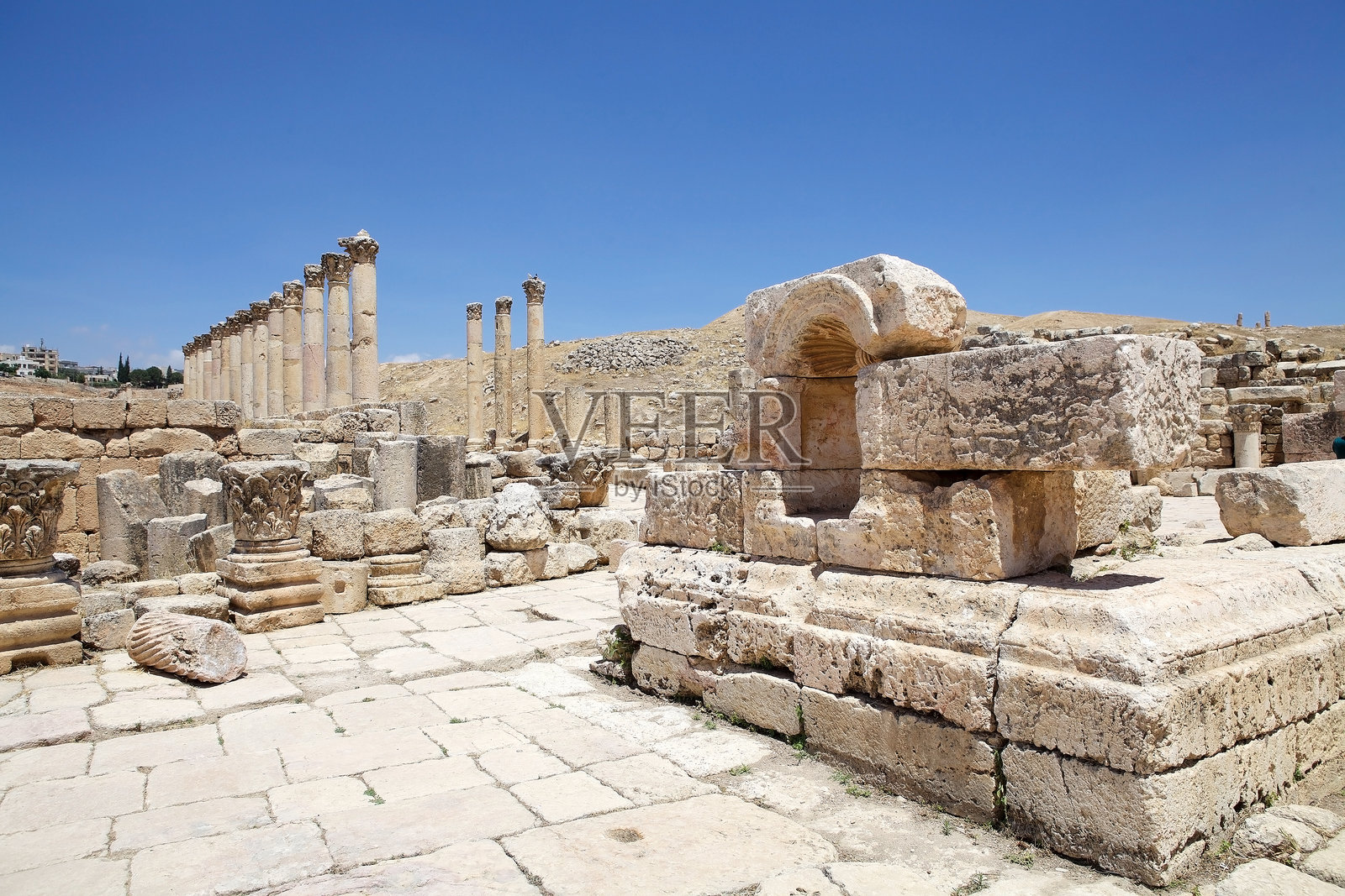 古城杰拉沙,现在称为约旦的杰拉什。卡尔多街照片摄影图片