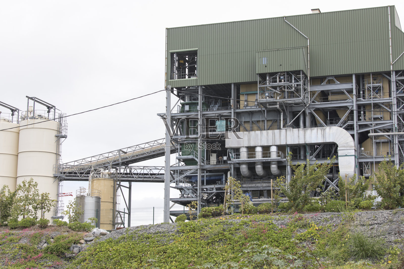 博伊鲁日糖厂的景观，这是留尼旺岛上两家糖厂之一。照片摄影图片