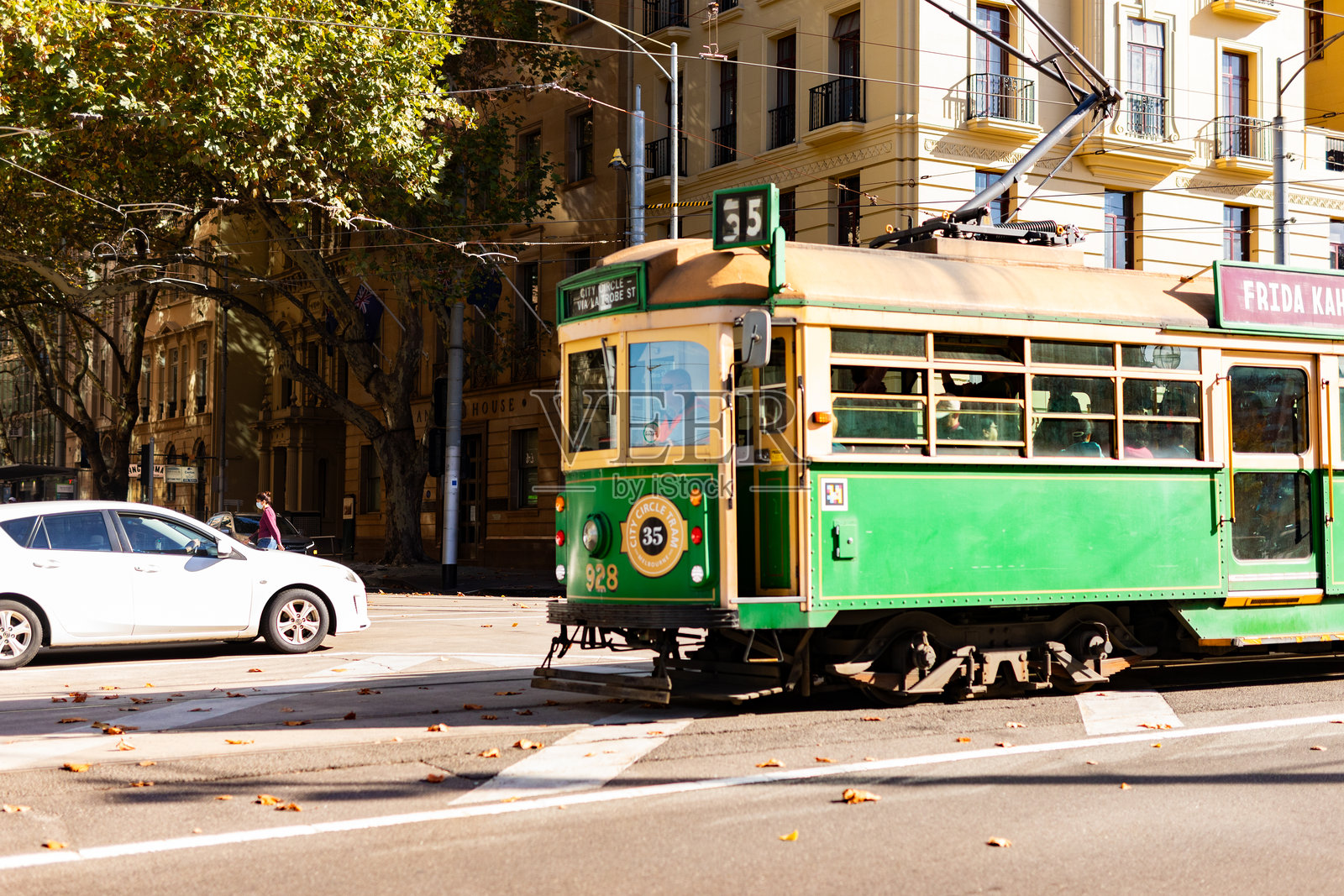 墨尔本中央商务区的电车照片摄影图片