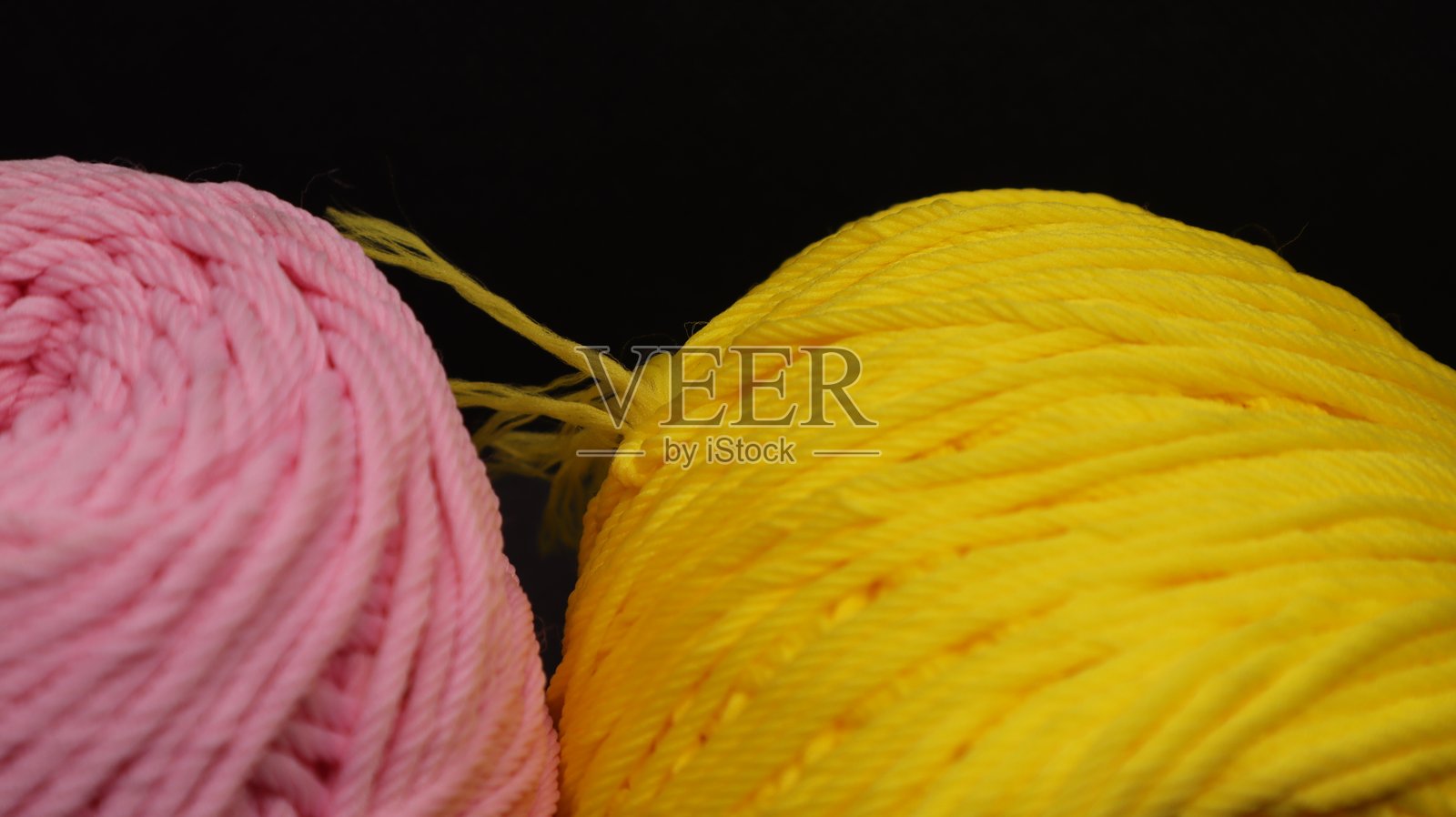 五彩缤纷的线材照片摄影图片