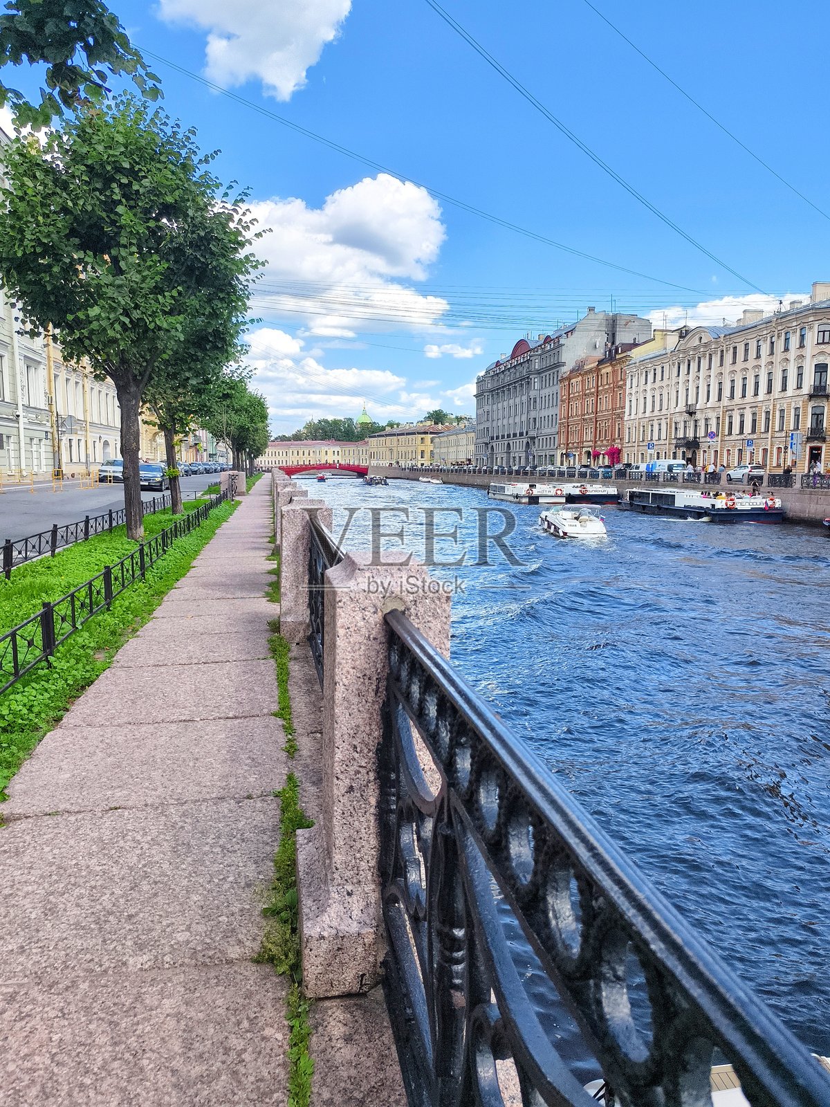 俄罗斯圣彼得堡-2024年7月23日-冯坦卡河照片摄影图片