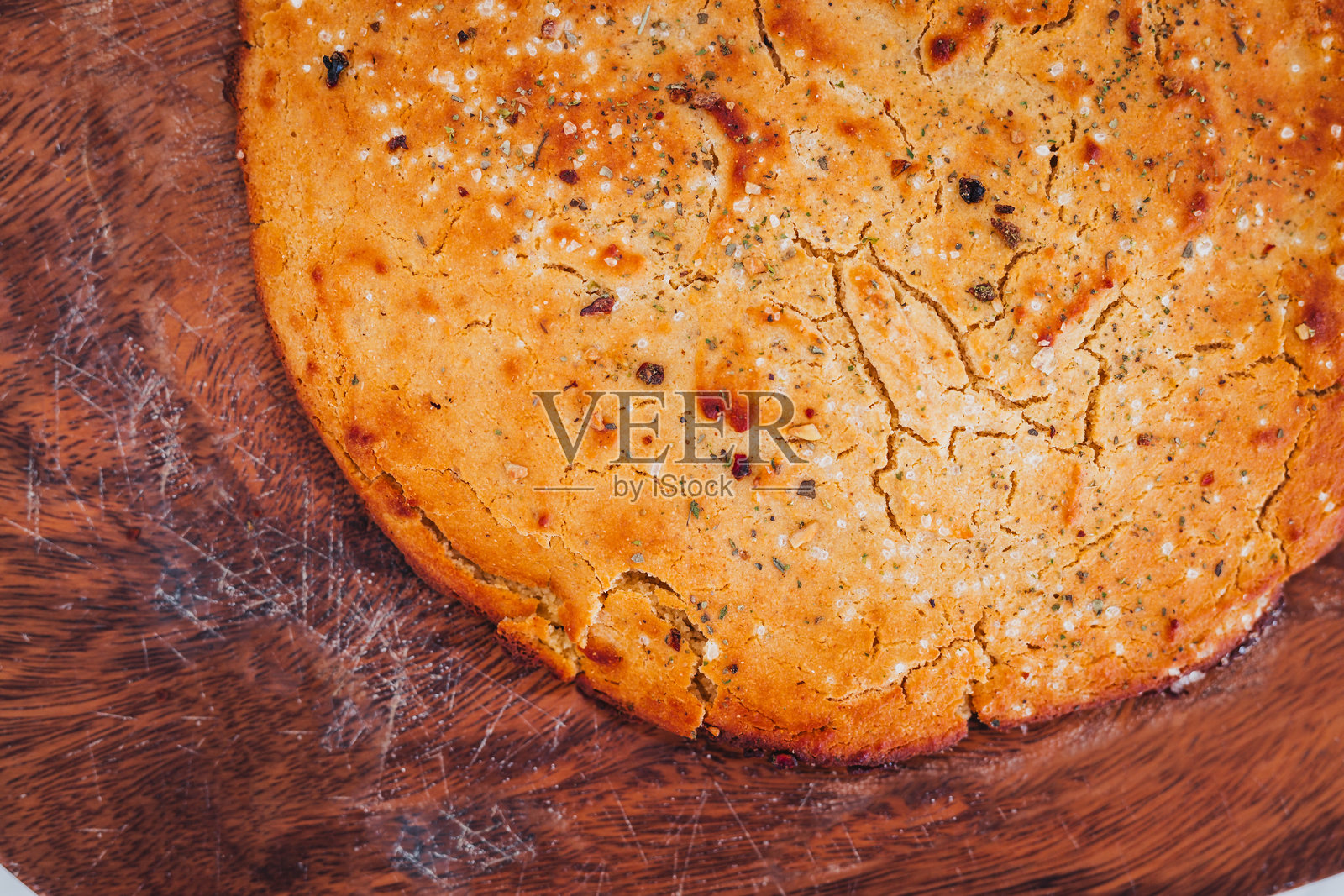 自制的南法风味鹰嘴豆薄饼，乡村风格烹饪照片摄影图片