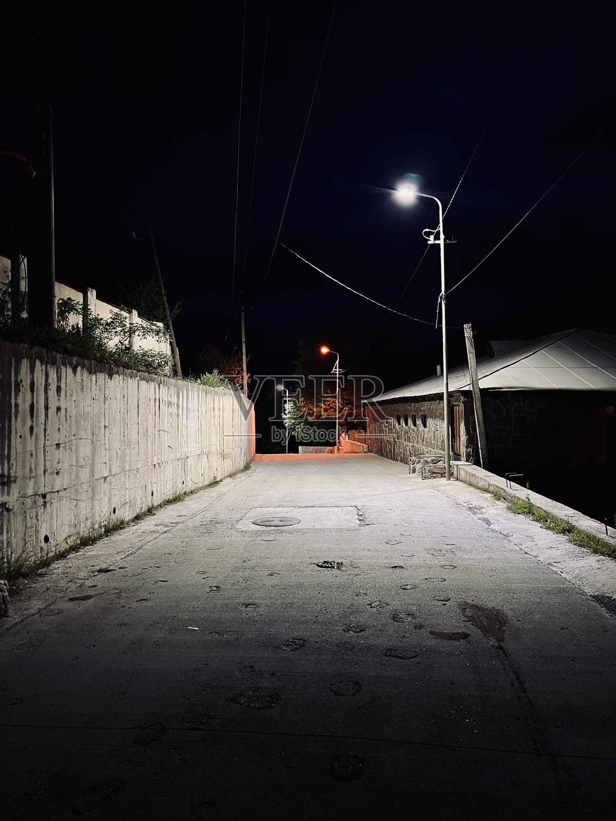 梅斯季亚的夜巷 街灯与孤独照片摄影图片