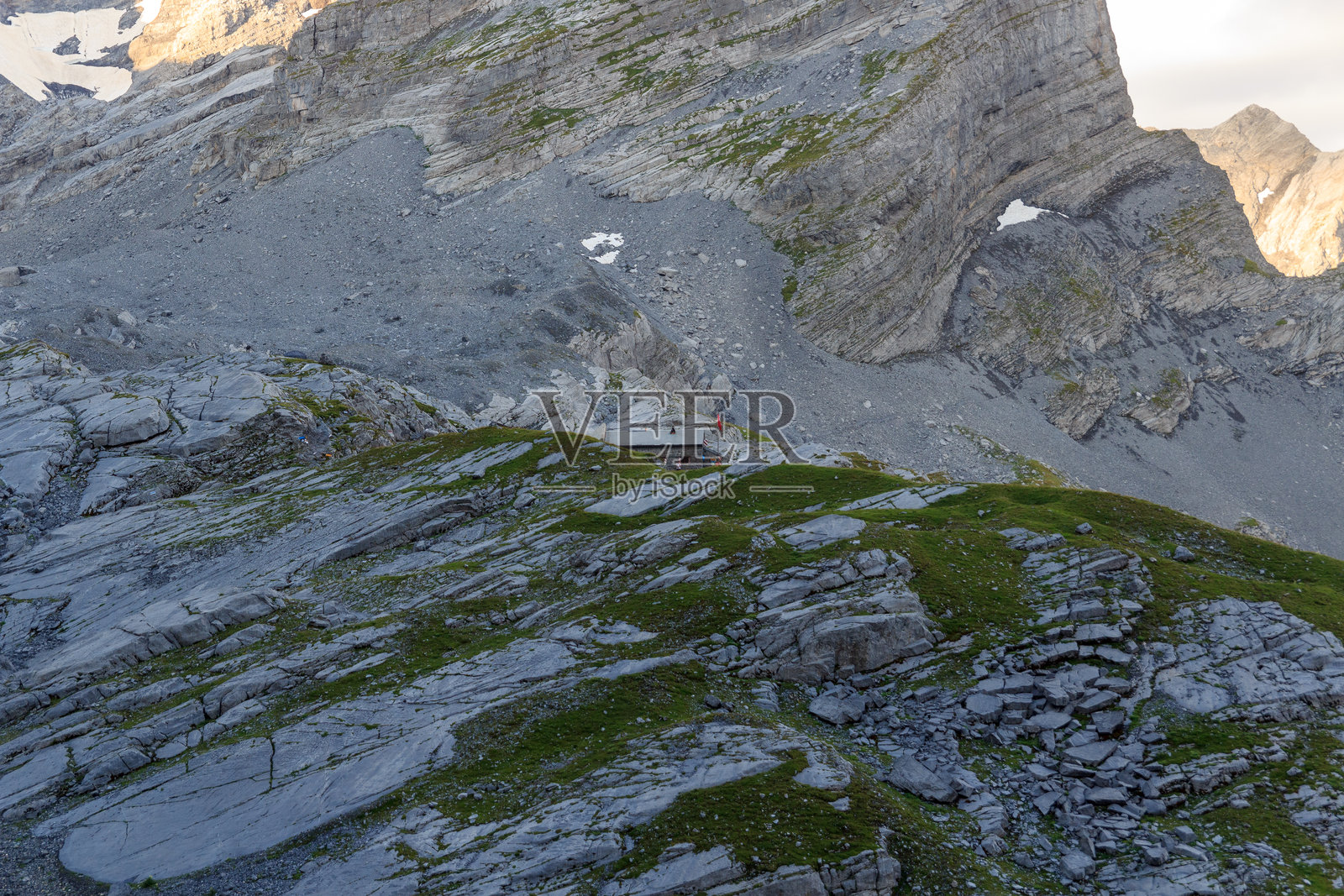 瑞士阿尔卑斯山的山景全景，阿尔卑斯小屋Cabane de Plan Neve照片摄影图片