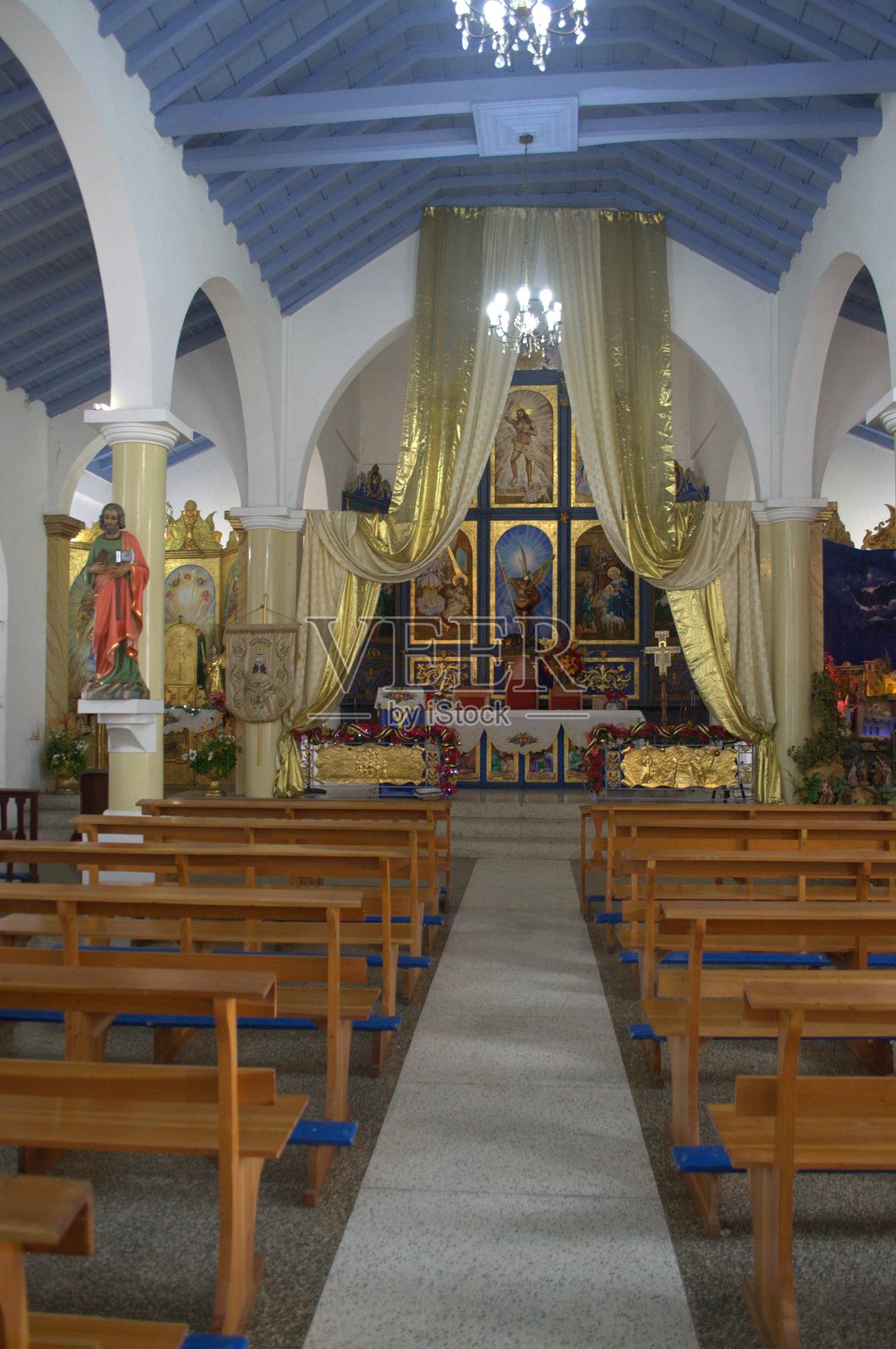 苏克雷州的天主教堂。照片摄影图片