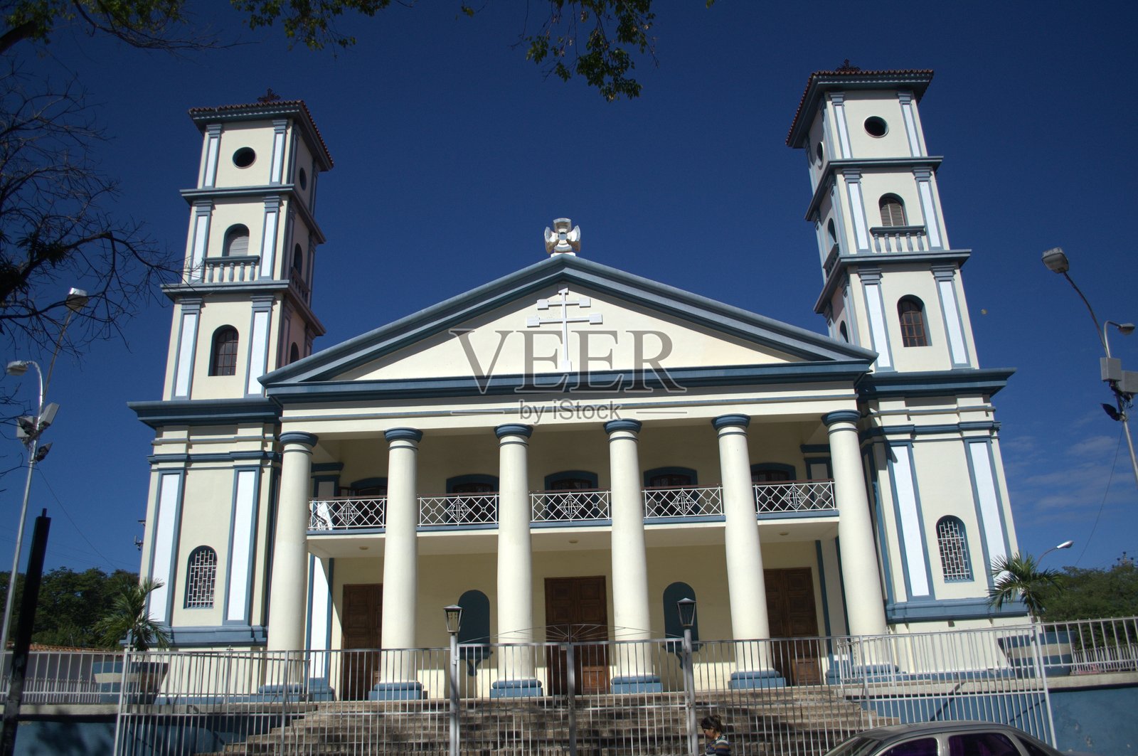 苏克雷州的天主教堂。照片摄影图片