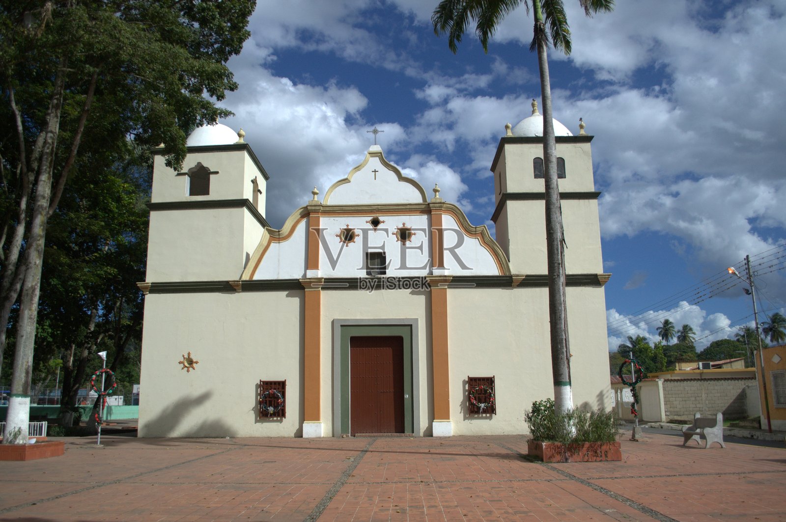 苏克雷州的天主教堂。照片摄影图片