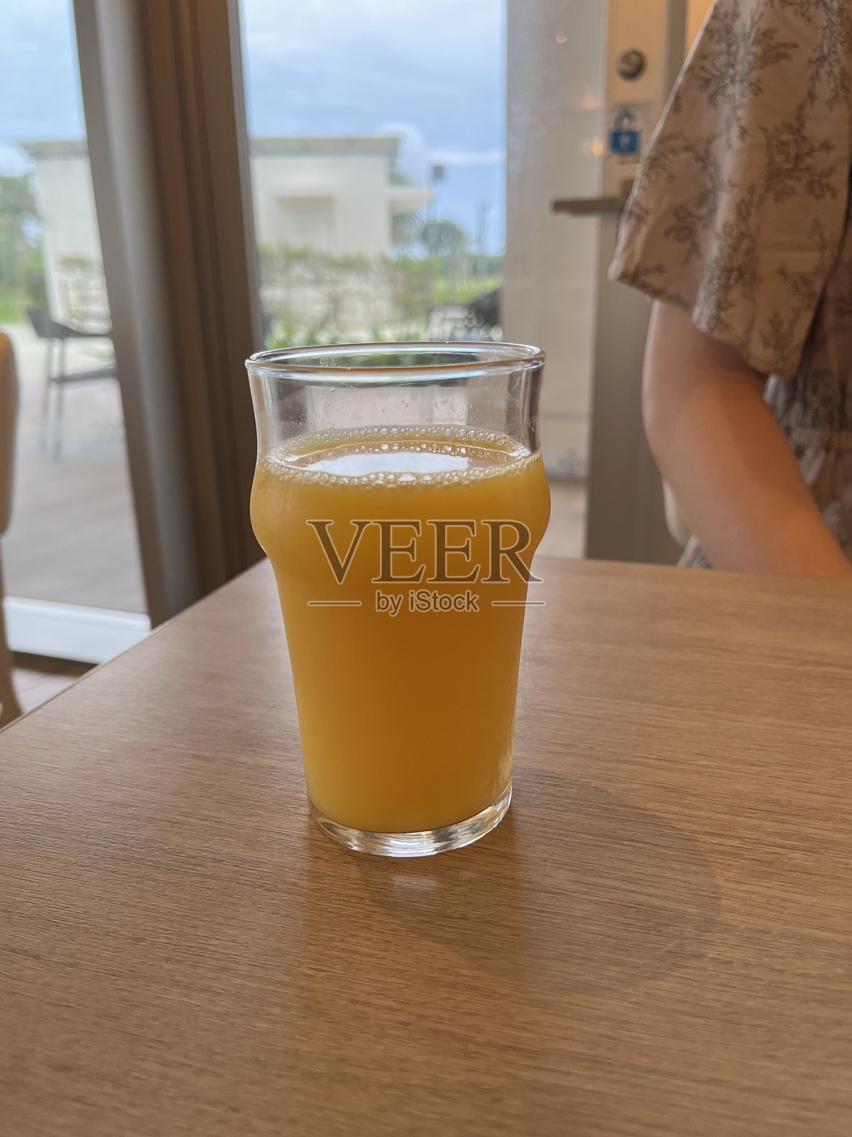 一杯橙汁照片摄影图片