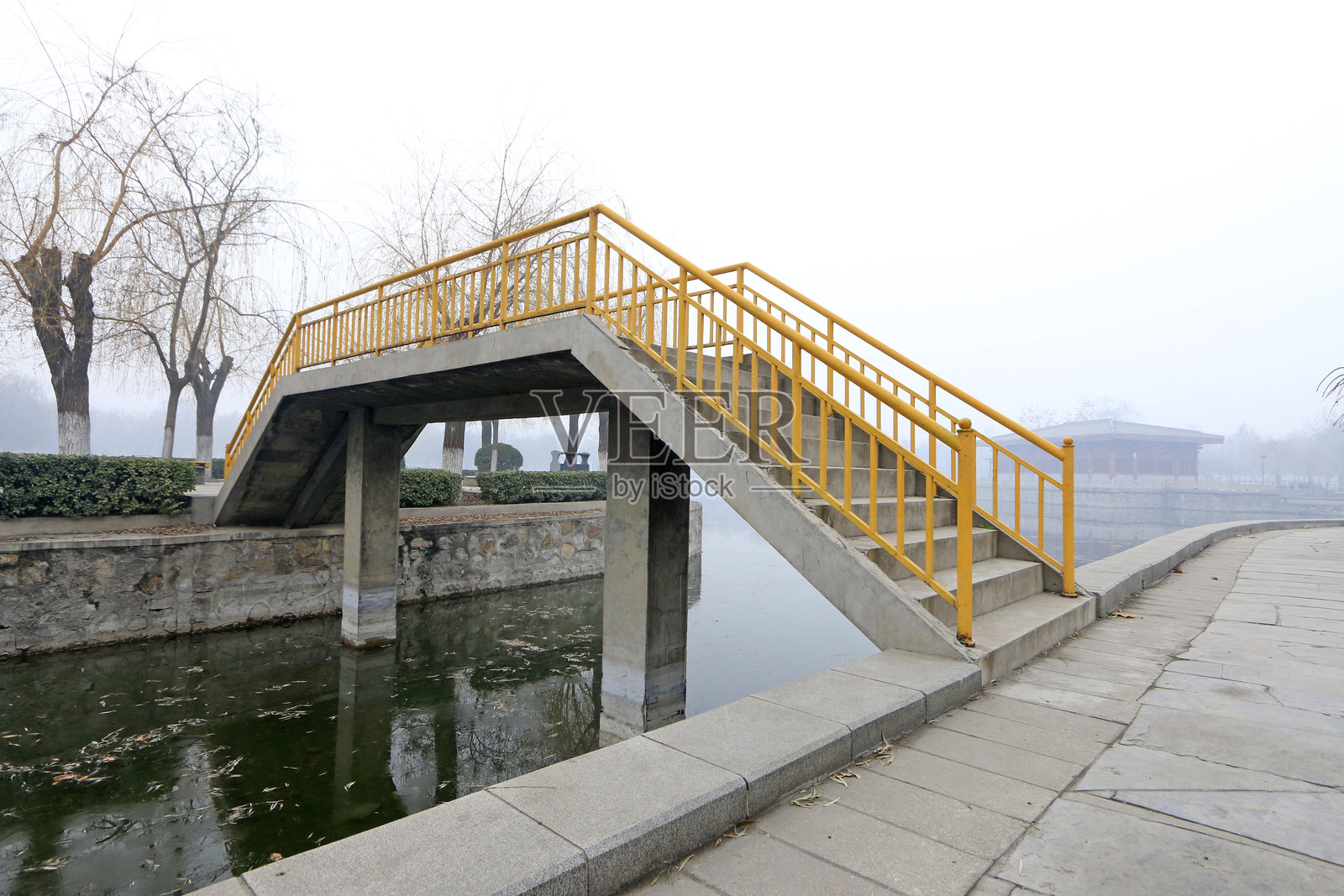 公园石拱桥照片摄影图片