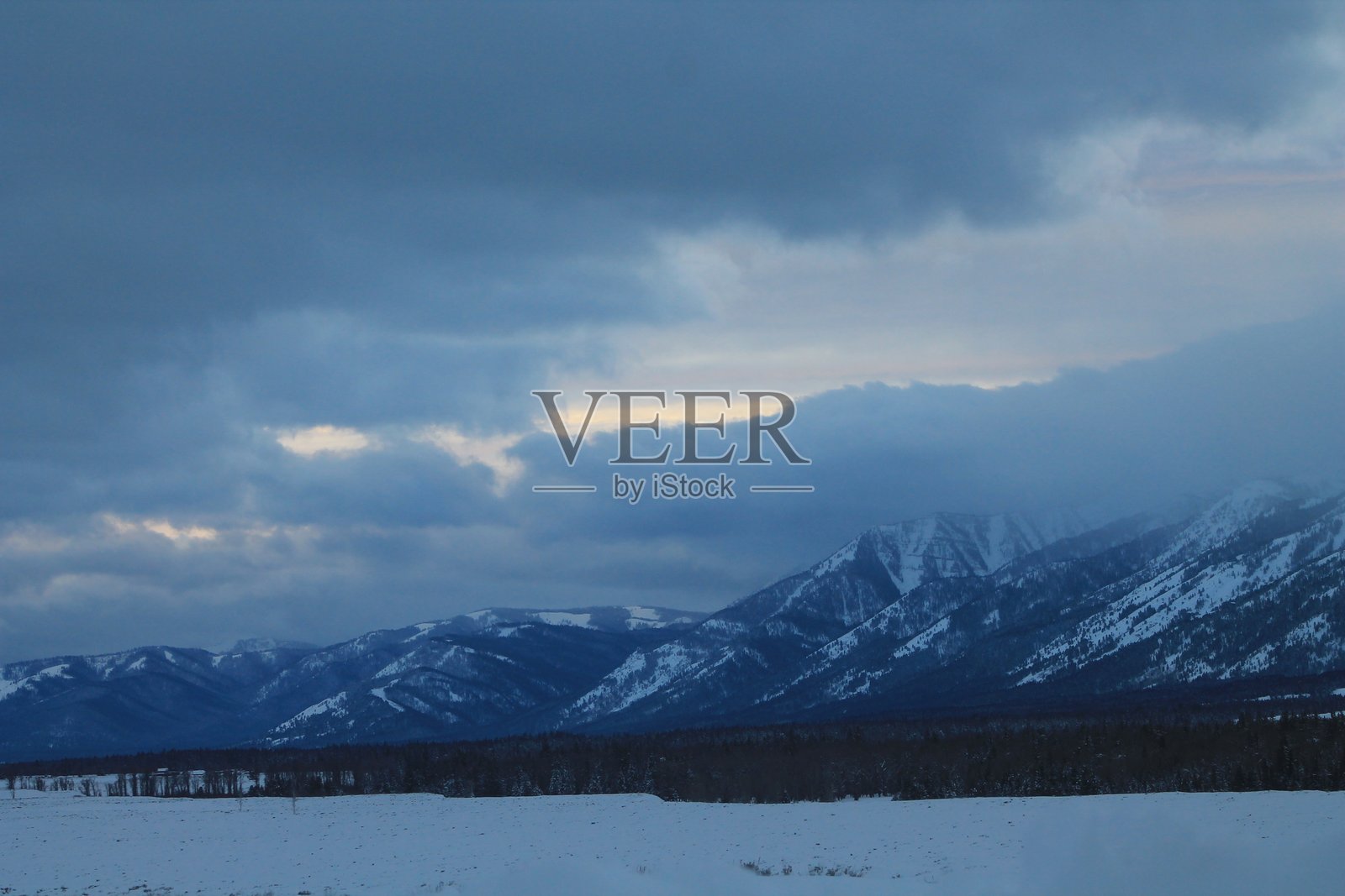 阴天照片摄影图片