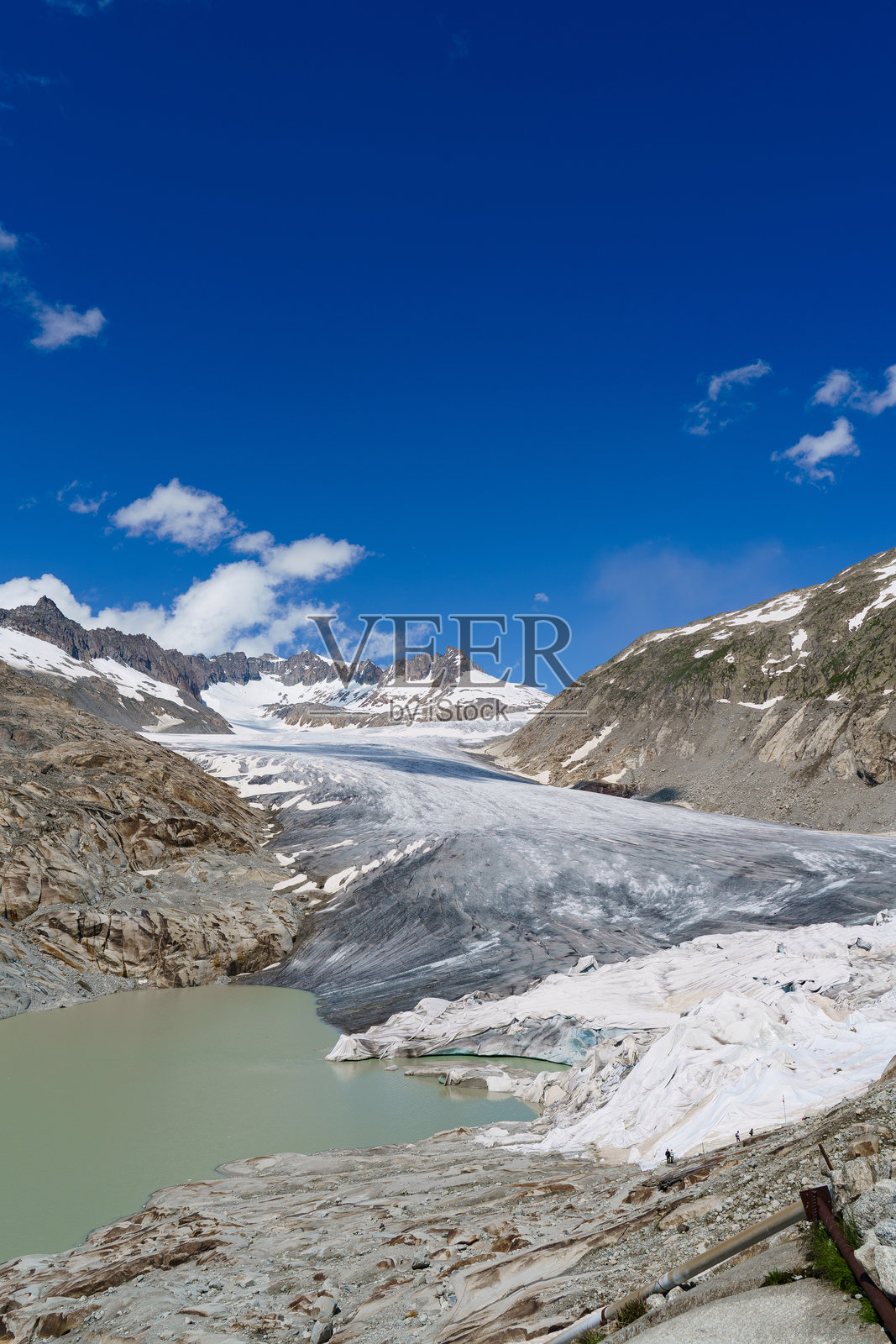 瑞士阿尔卑斯山快速融化的罗纳冰川照片摄影图片