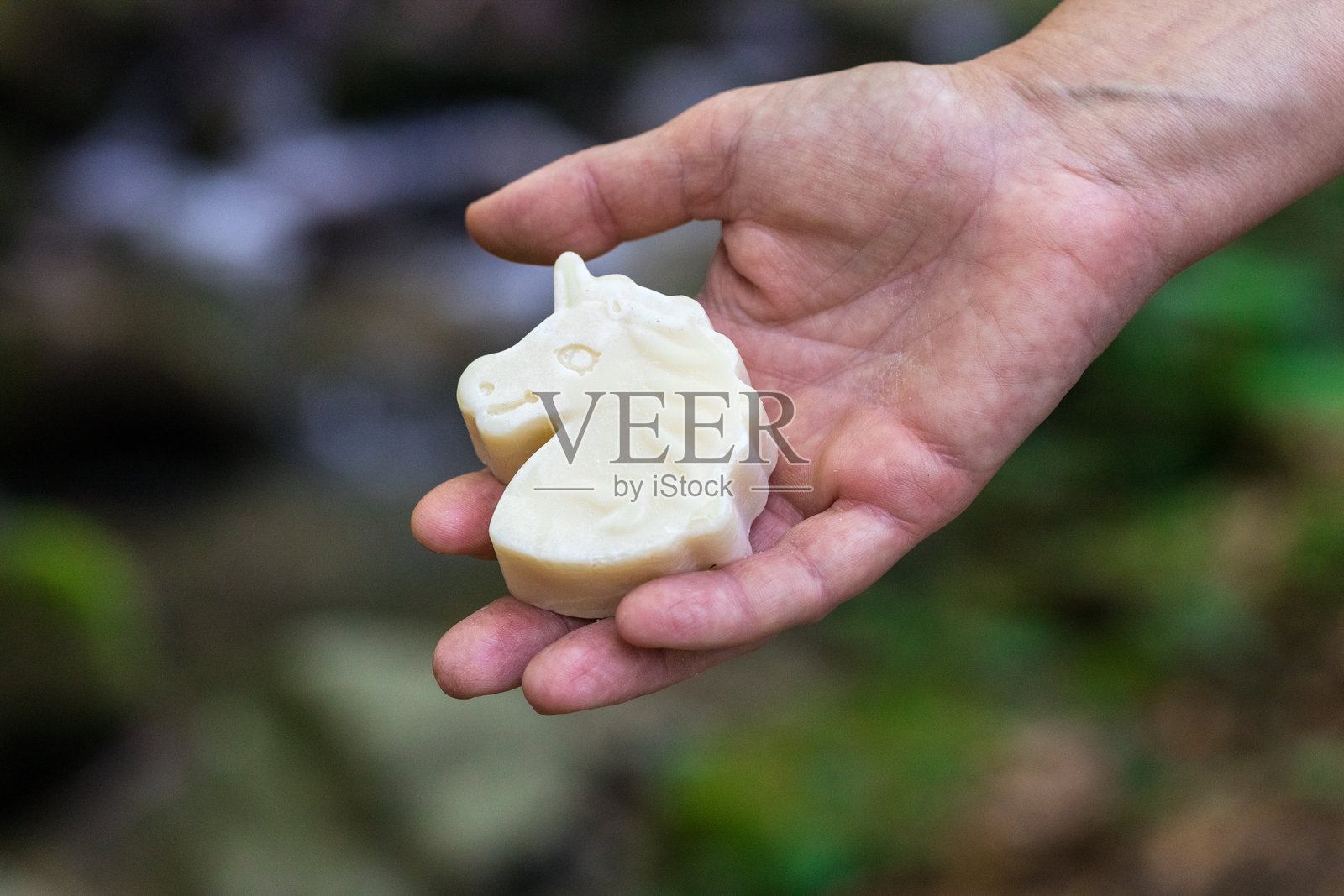 户外手工肥皂条照片摄影图片