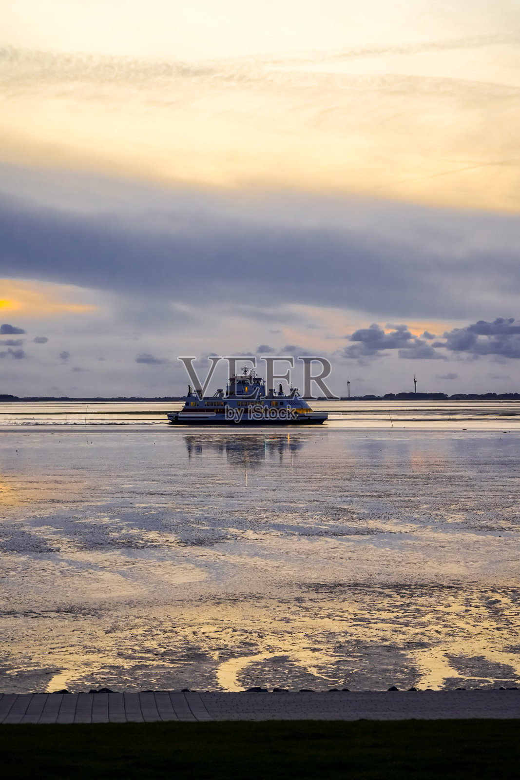 黄昏时分的达格比尔附近的风景。北海沿岸的自然景观。照片摄影图片
