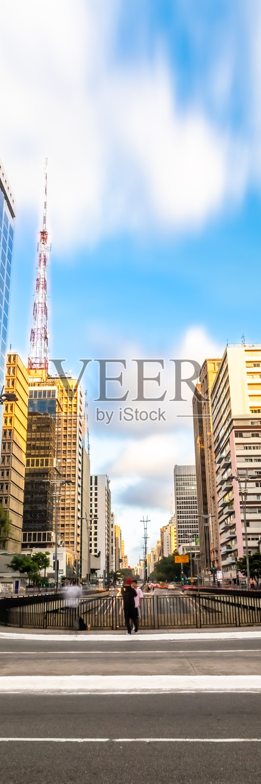 保利斯塔大道，城市的金融中心，也是巴西圣保罗的主要地标之一照片摄影图片