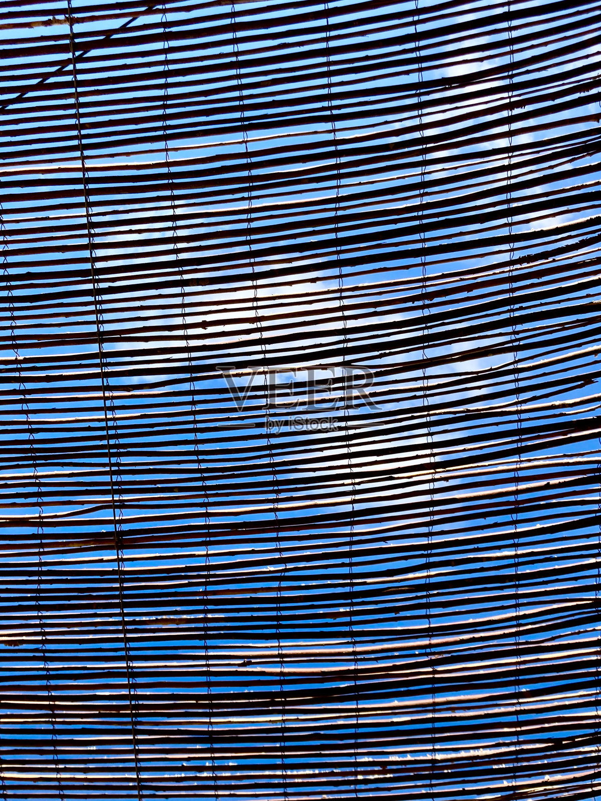 栅栏后面的天空照片摄影图片