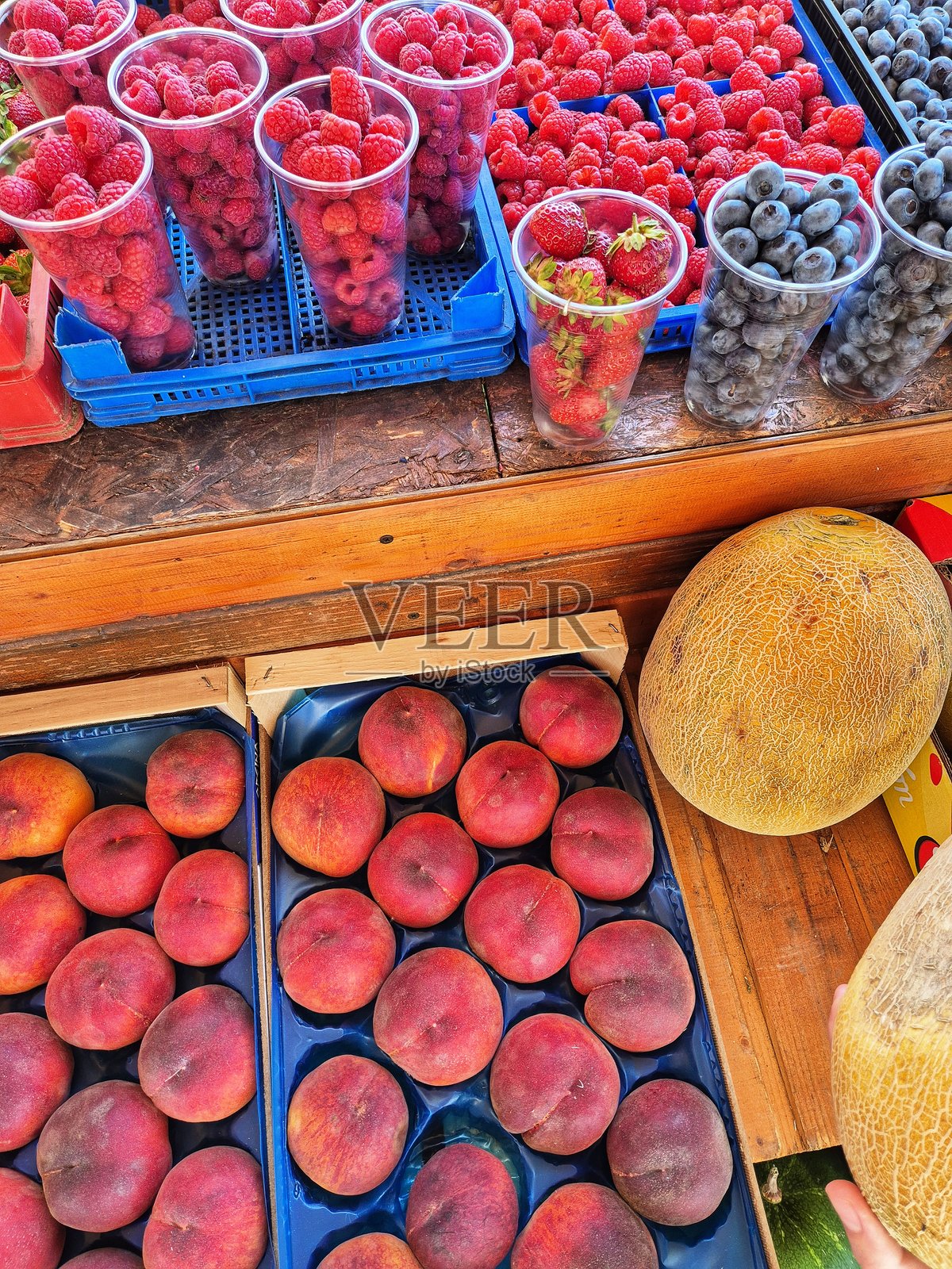 街头的水果和蔬菜。街市。时令蔬菜和水果。照片摄影图片
