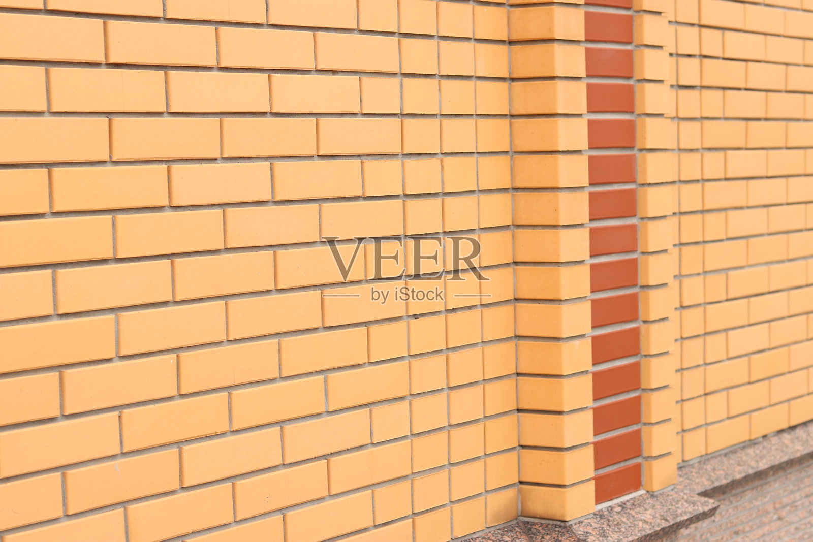 带有经典棋盘图案和可见接缝的墙壁照片摄影图片