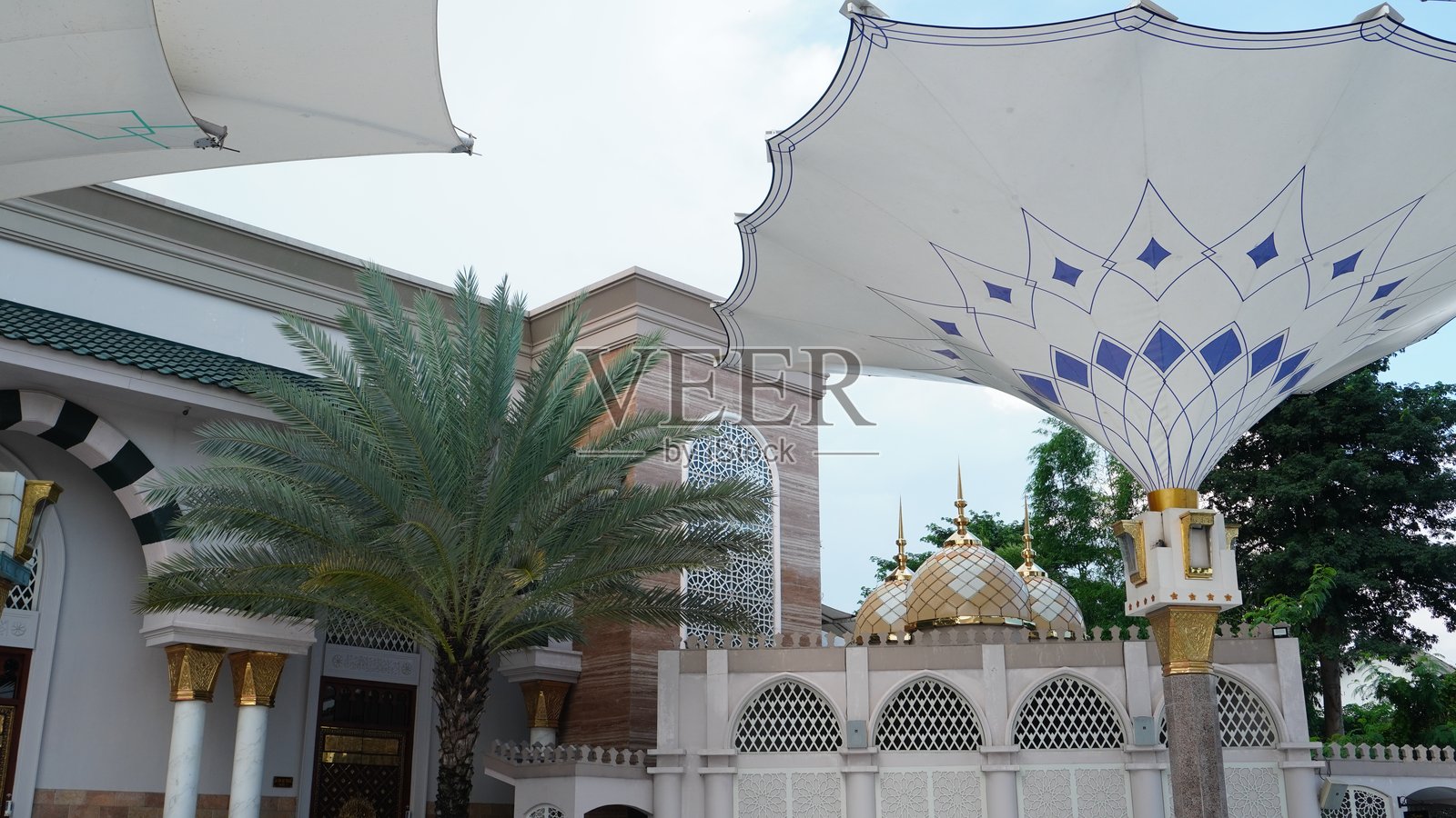 遮荫的清真寺照片摄影图片