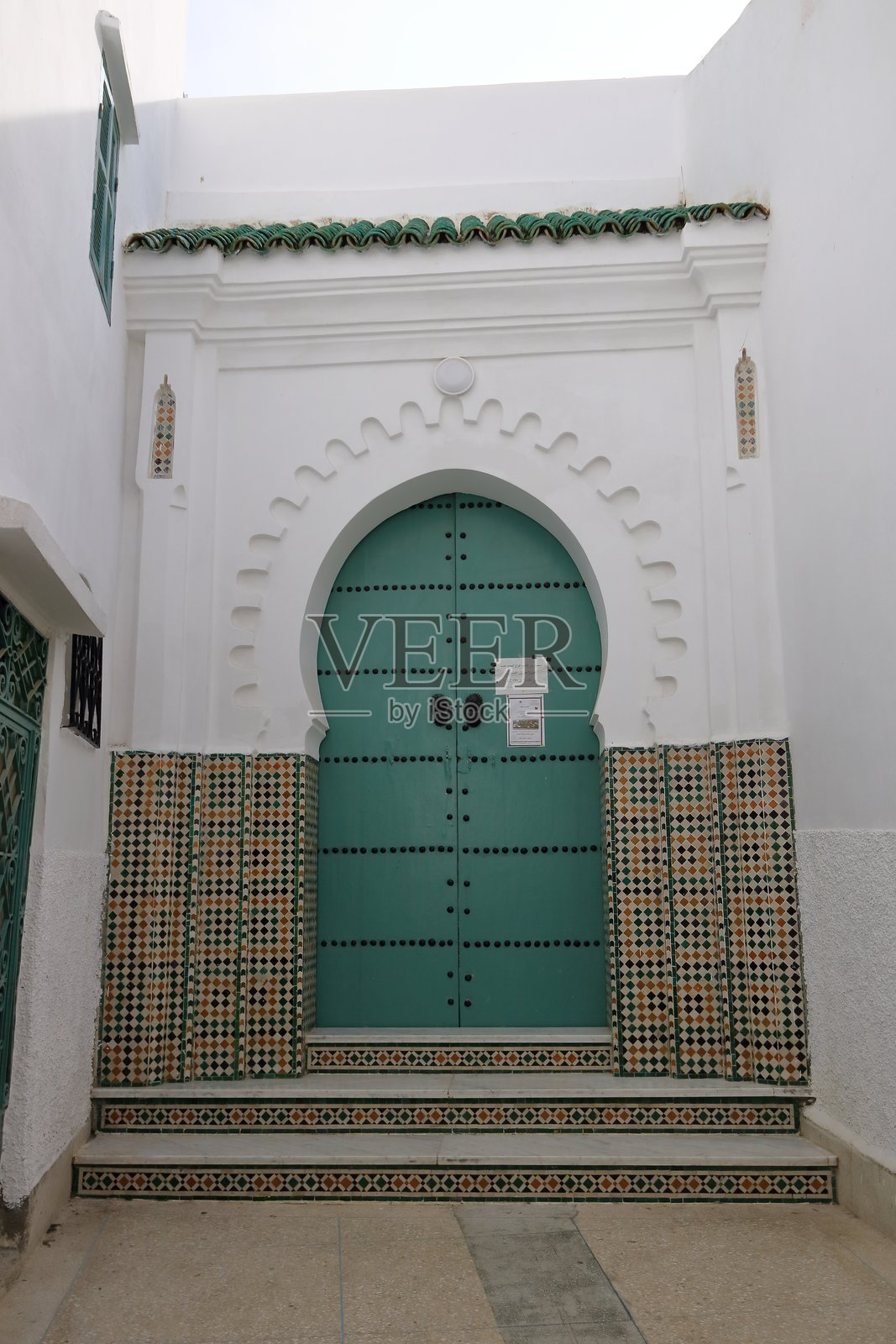 在丹吉尔市中心的老麦地那内照片摄影图片