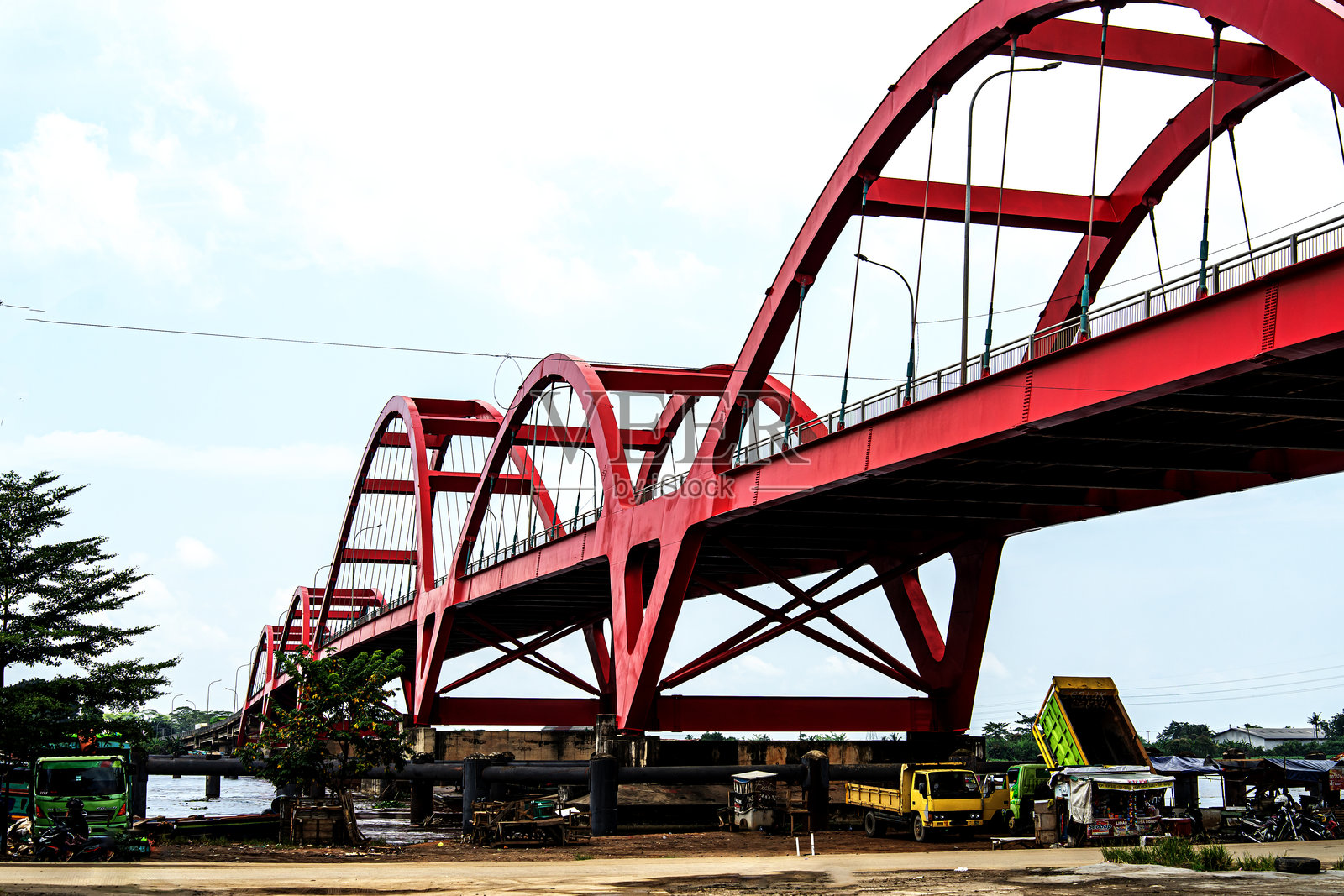 河上的桥照片摄影图片