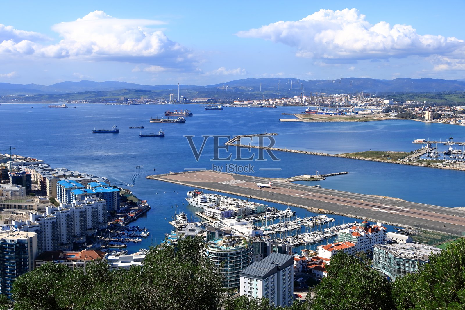 直布罗陀机场跑道俯视图照片摄影图片