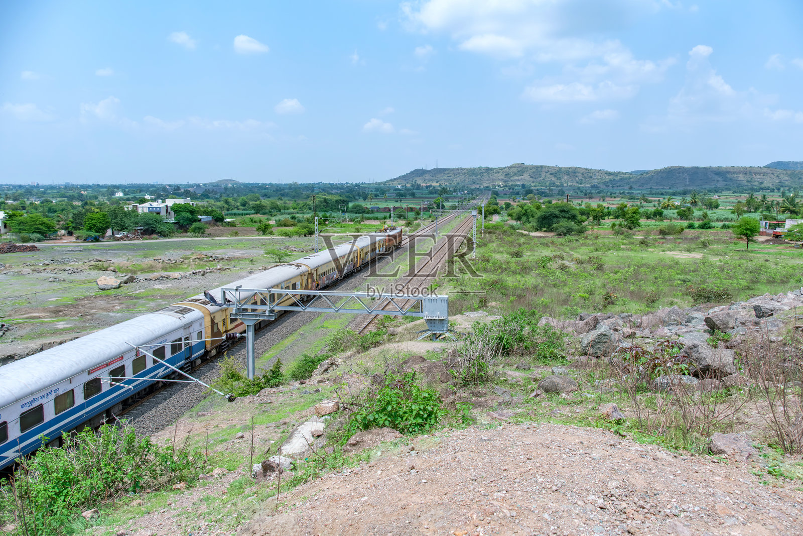 印度的客运列车照片摄影图片
