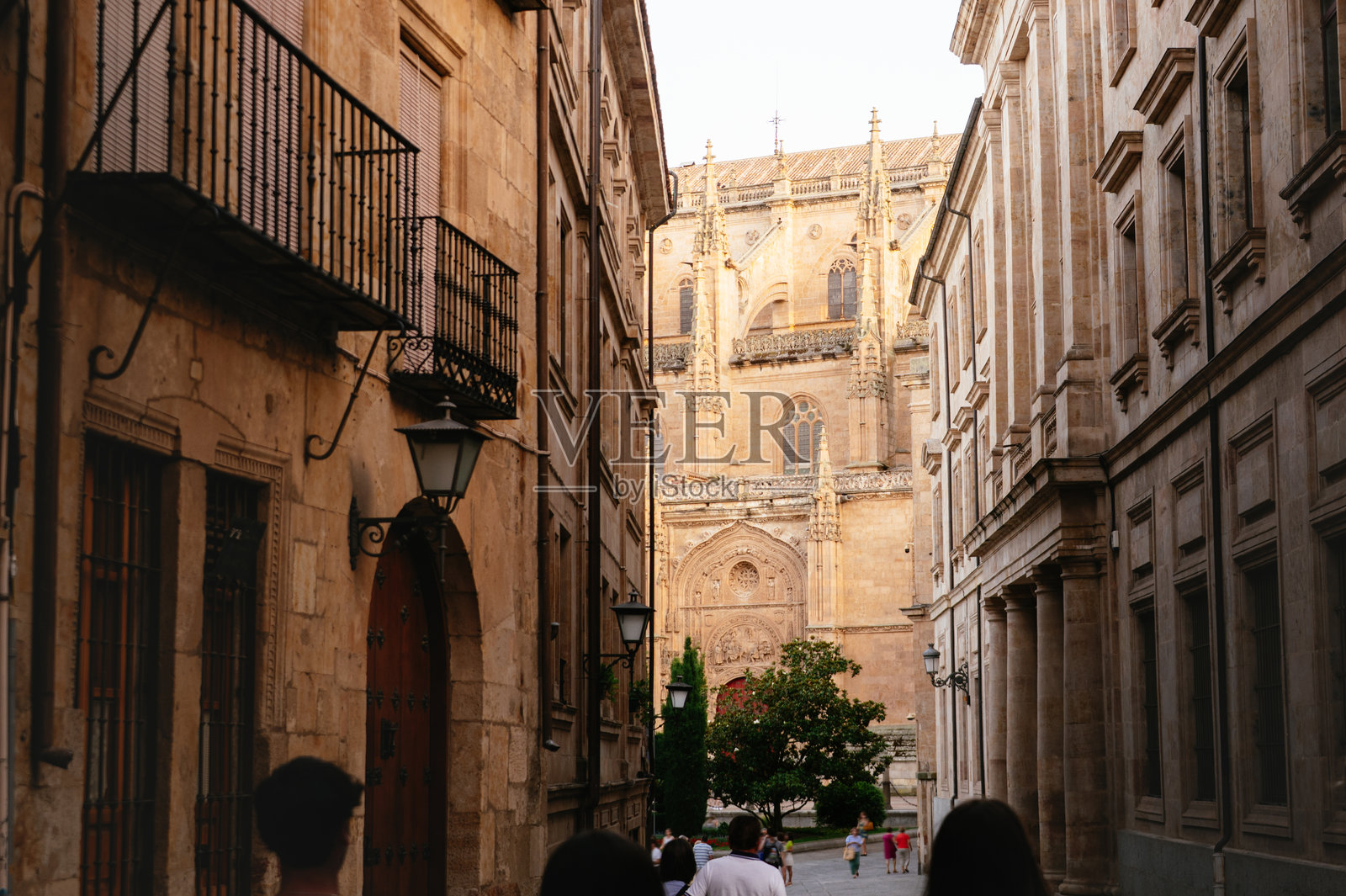 西班牙萨拉曼卡的街道照片摄影图片