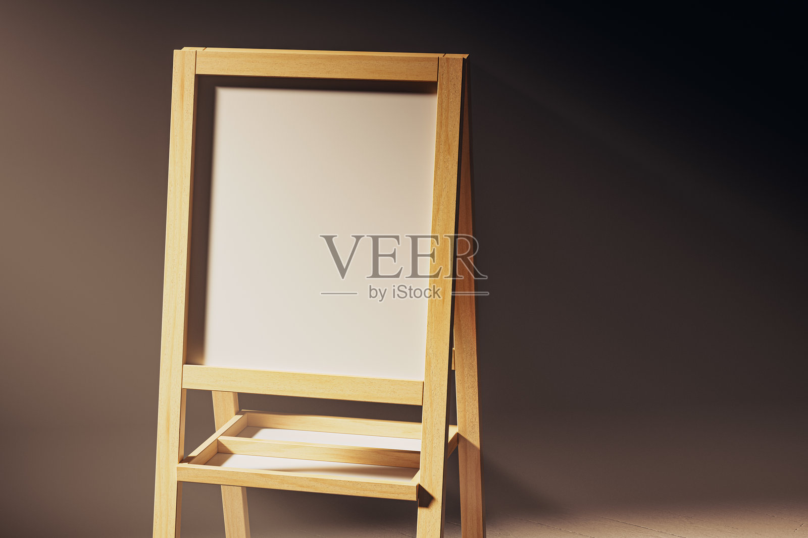 黑暗房间里有阳光照射的空白木牌或展板照片摄影图片