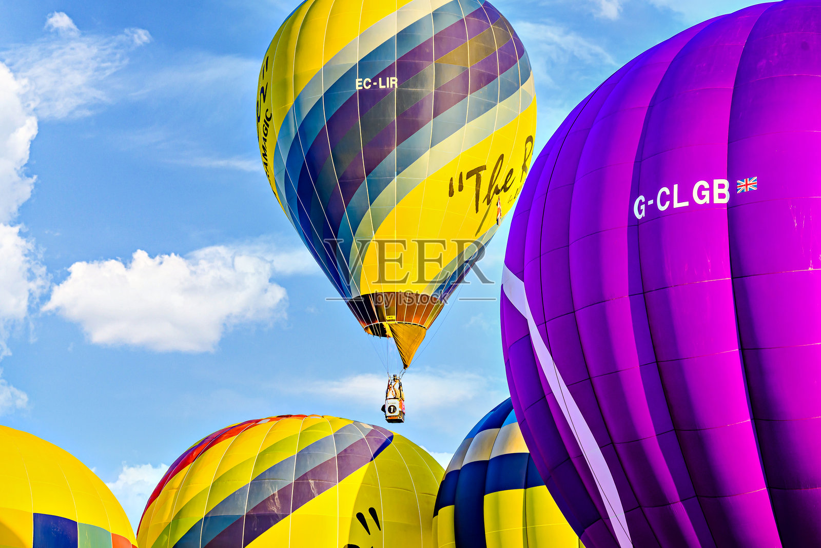 热气球集中，2024年欧洲节日照片摄影图片