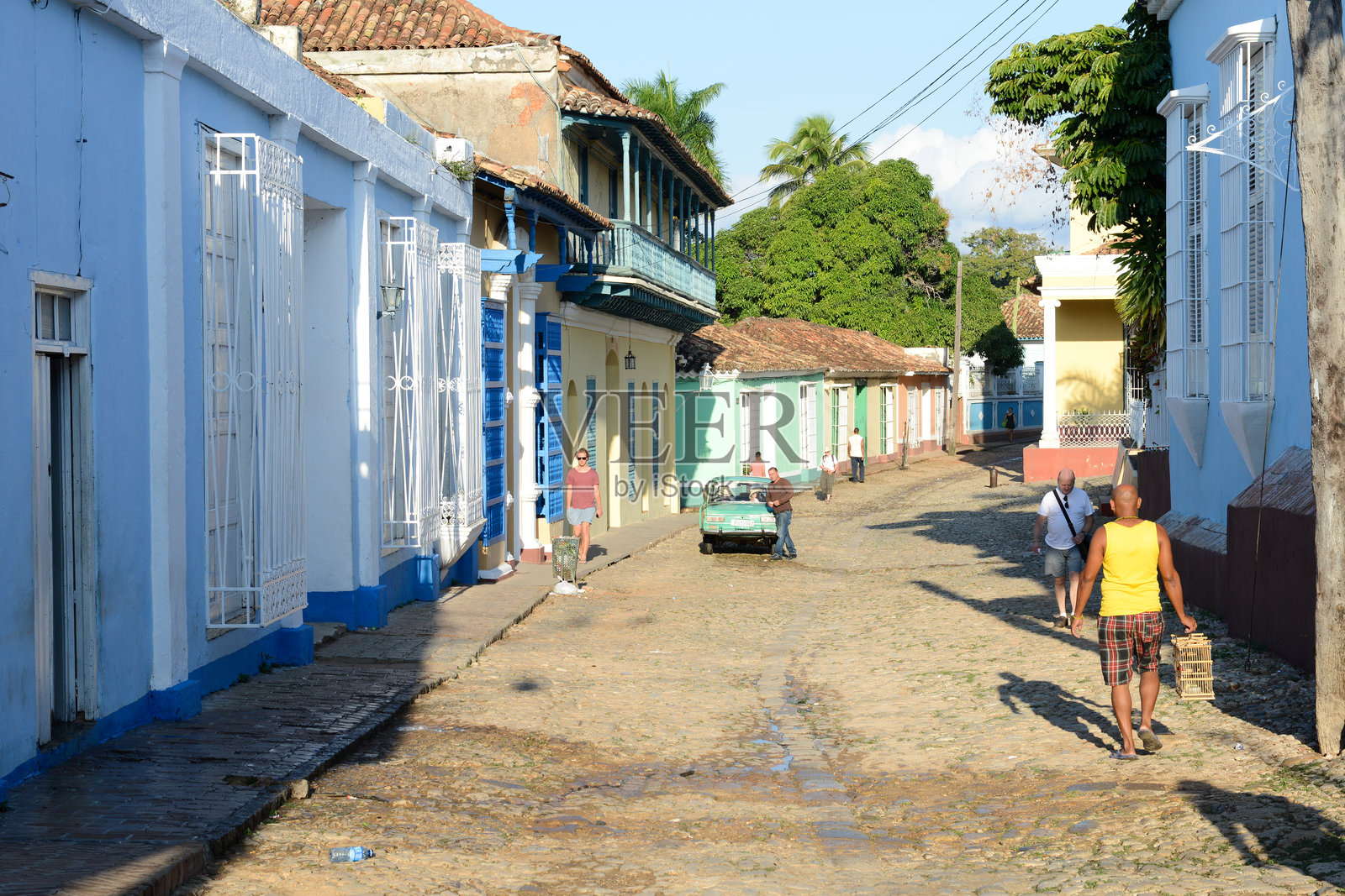 特立尼达殖民小镇的色彩斑斓的传统房屋照片摄影图片