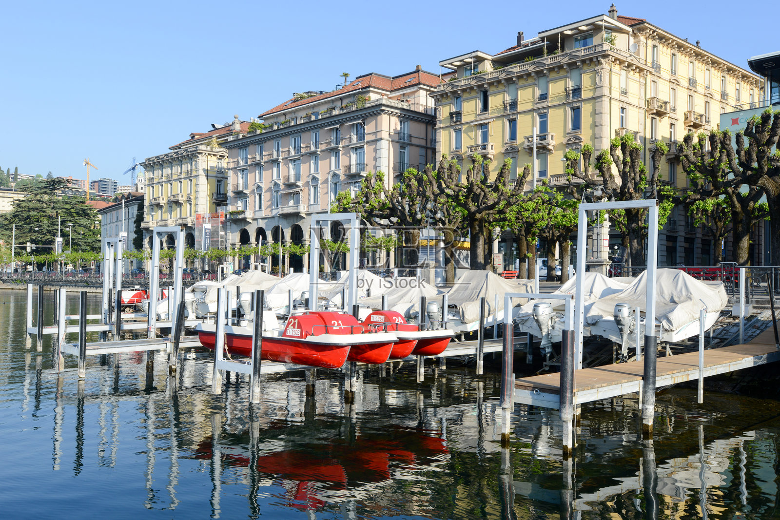 卢加诺湖畔照片摄影图片