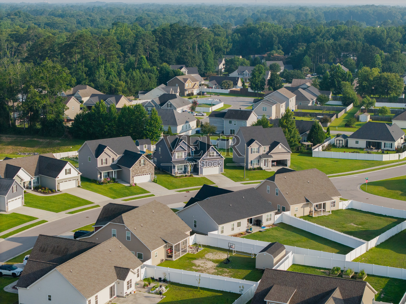 新开发社区的房屋照片摄影图片