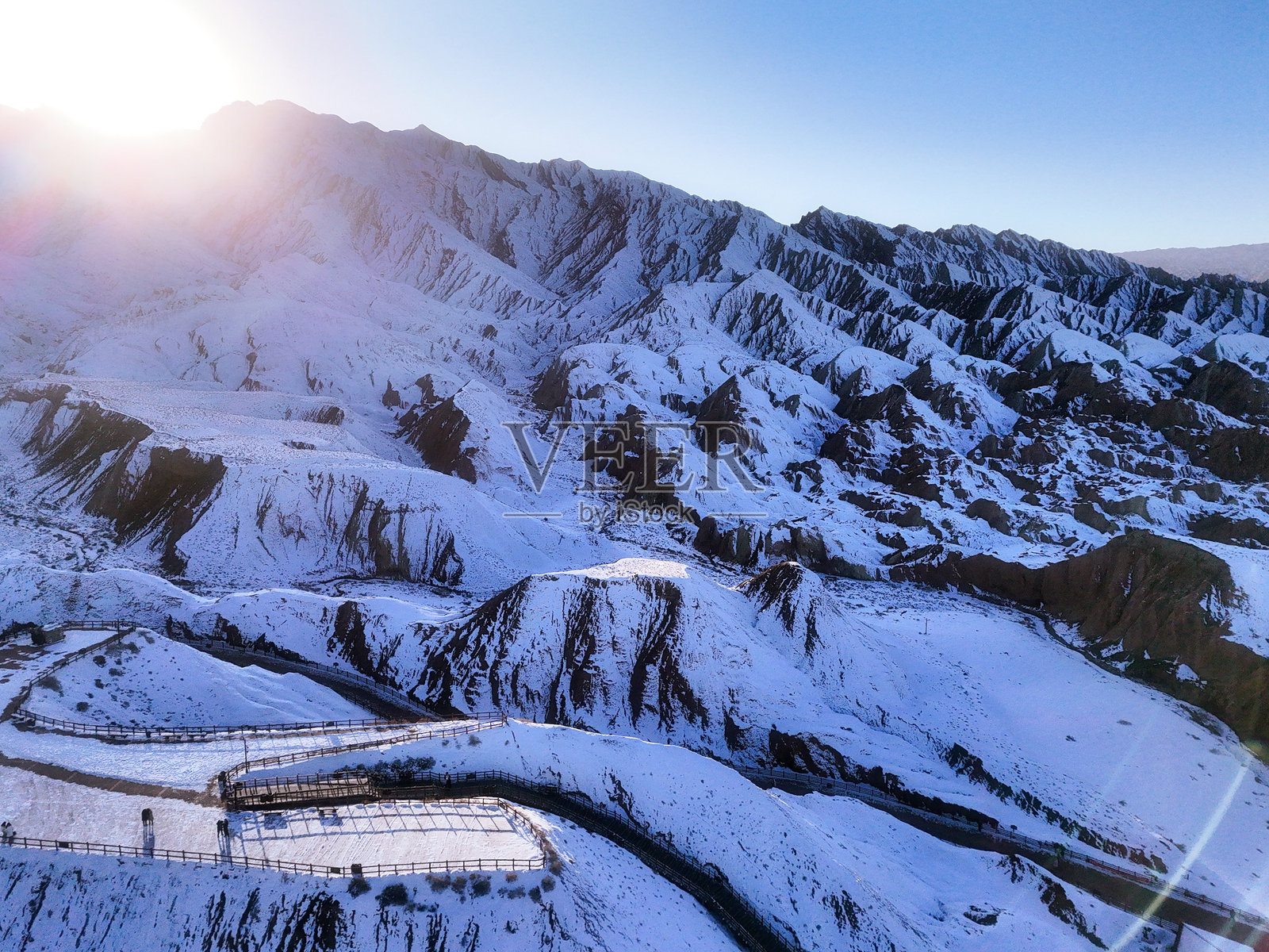 壮丽的雪山峡谷风景照片摄影图片