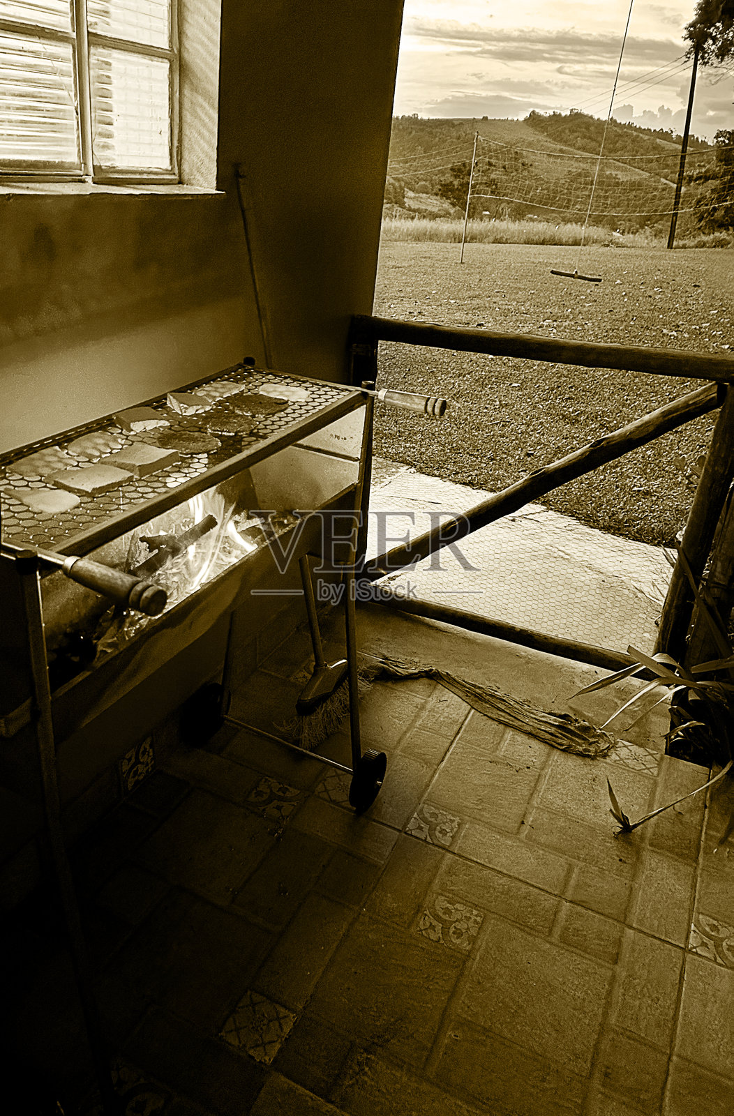 乡村别墅的烧烤 - 褐色调 - 户外活动照片摄影图片