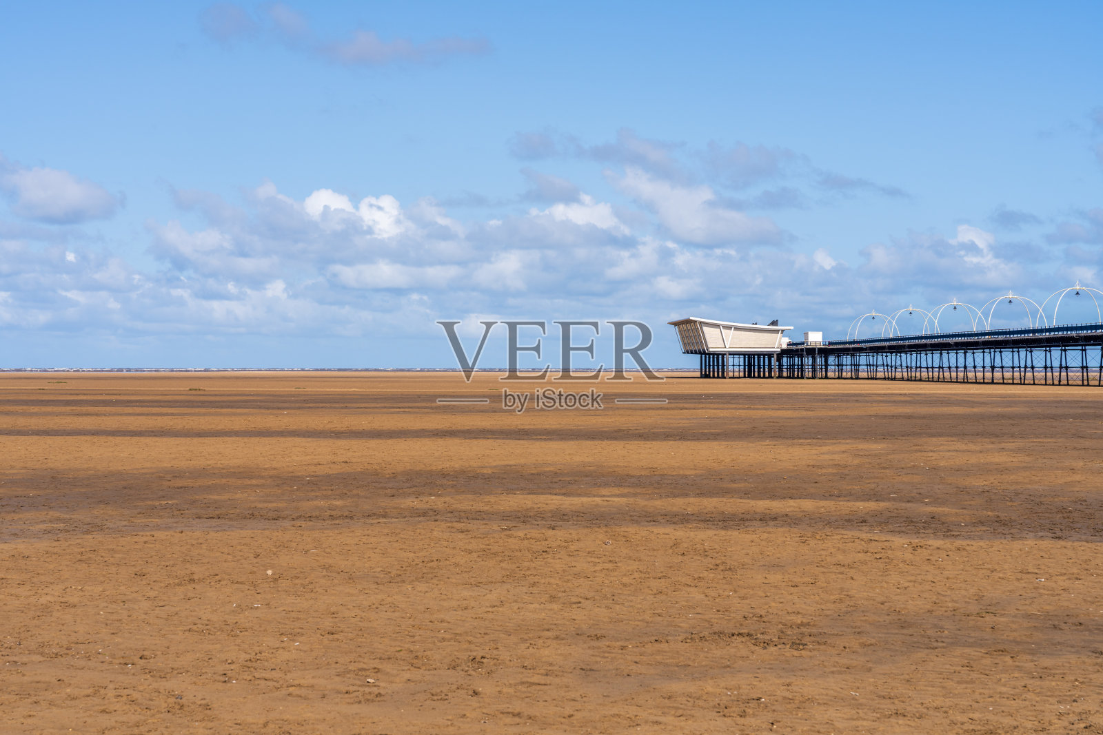 英格兰梅西萨德南港的海滩和码头照片摄影图片