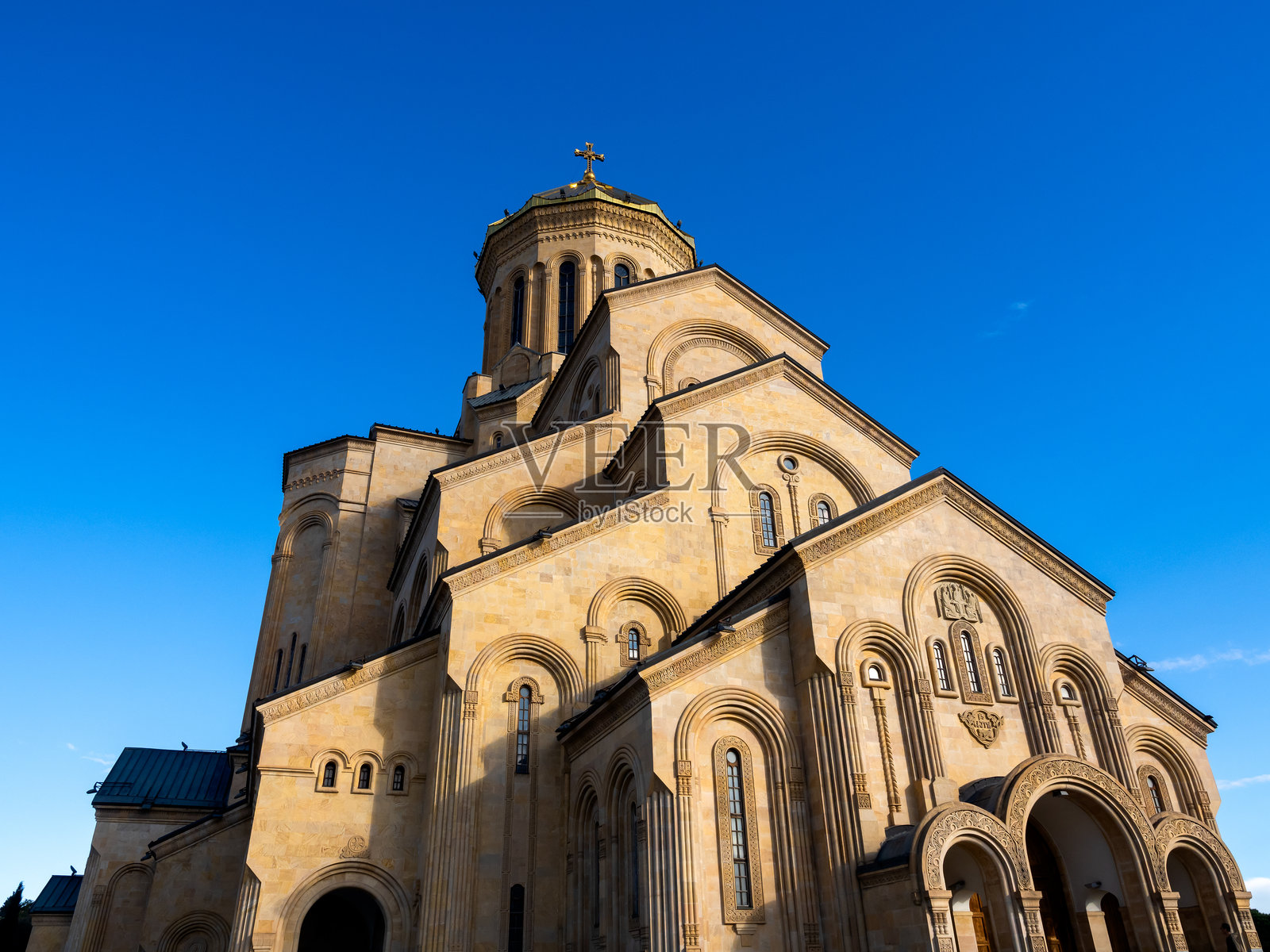 圣三一大教堂。茨敏达·萨梅巴，格鲁吉亚东正教会的主教堂，建筑美丽，是格鲁吉亚第比利斯著名的旅游景点。照片摄影图片