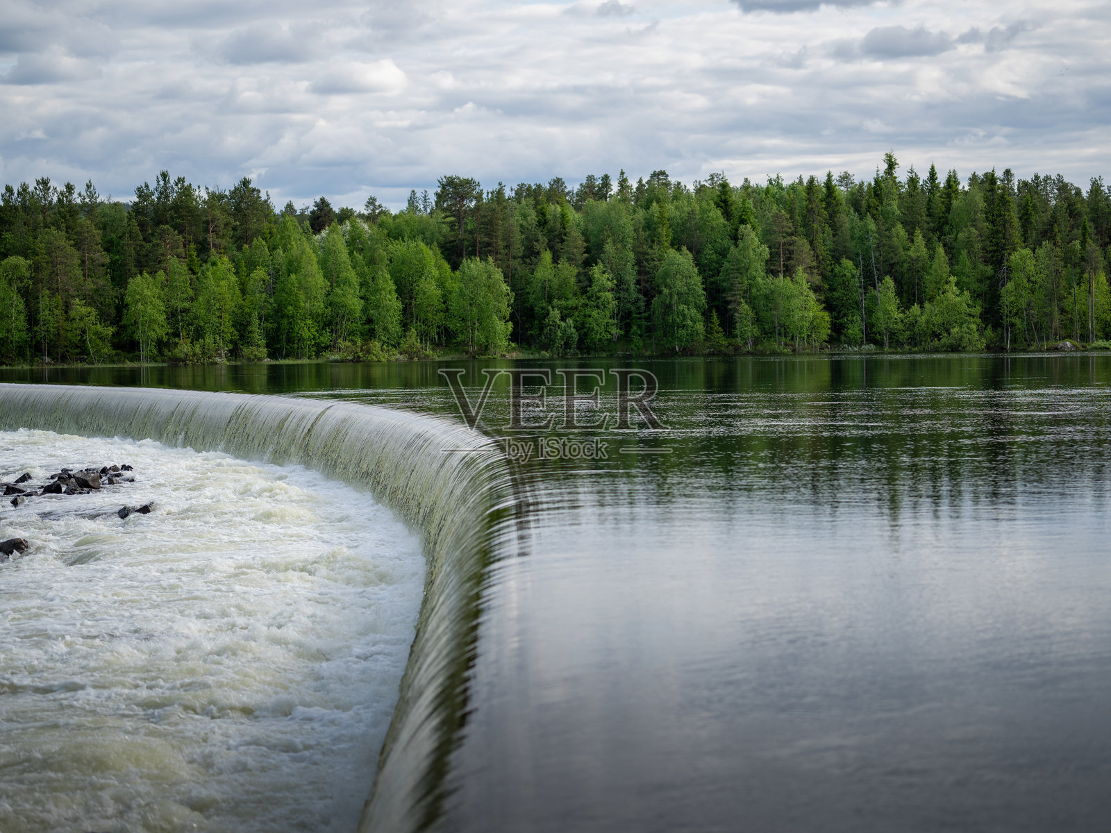 Spegeldammen（镜子池塘）。照片摄影图片