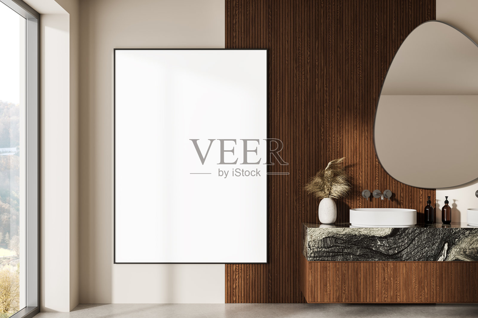 现代浴室内部，木墙上有空白的竖版海报，旁边是时尚的洗手池和镜子，非常适合设计模型或艺术作品展示。3D渲染。照片摄影图片