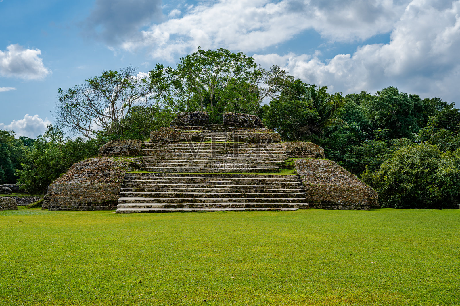 古玛雅神庙中的祭坛照片摄影图片
