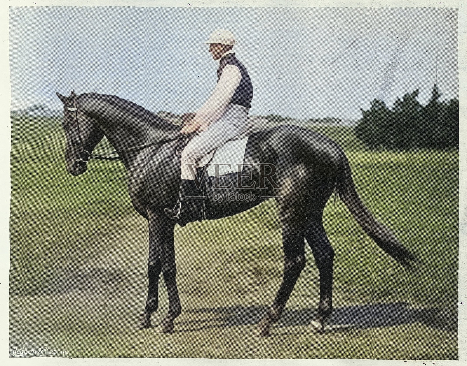1897年墨尔本杯的获胜马匹Gaulus和骑师，纯种马比赛，维多利亚州，1890年代，复古照片，19世纪插画图片素材