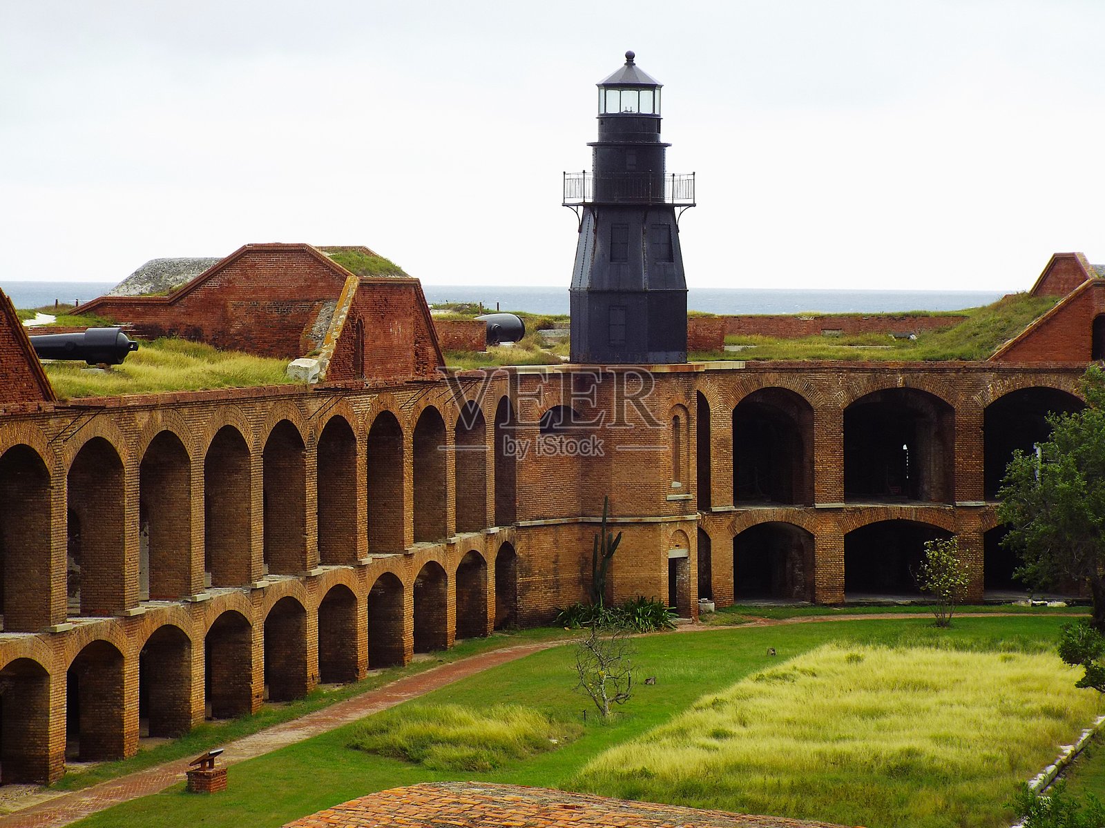 2013年圣诞节在佛罗里达干托图加斯国家公园露营三天。探索布什岛、花园岛、杰斐逊堡、布什岛、海龟岛、灯塔、地牢、军械库、珊瑚礁、煤堆等。戏剧性的日出，超现实的景观。照片摄影图片